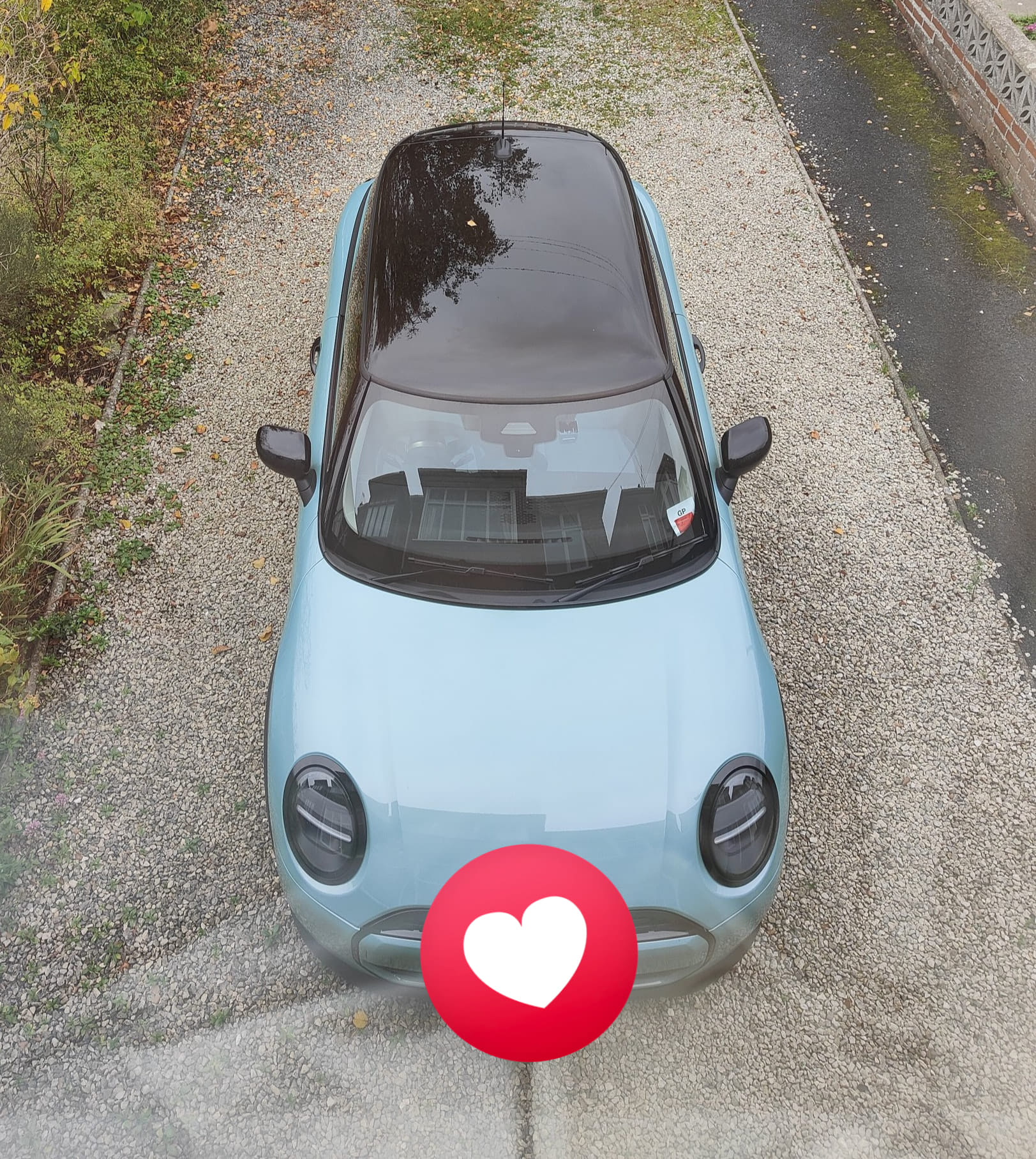 We've got your back. With the MINI Advanced Car Eye 3.1, you'll