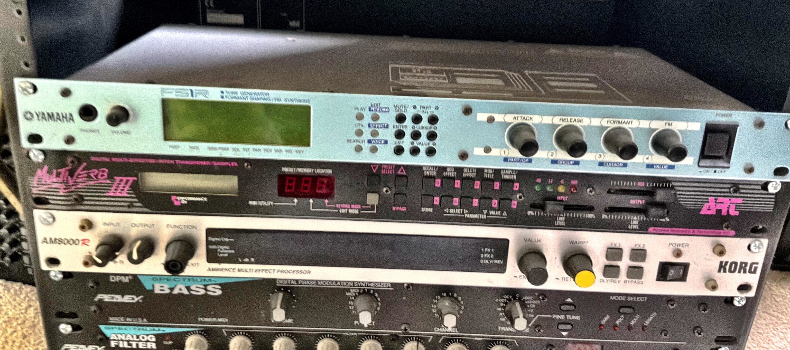 Yamaha FS1R synthesizer has a steep learning curve
