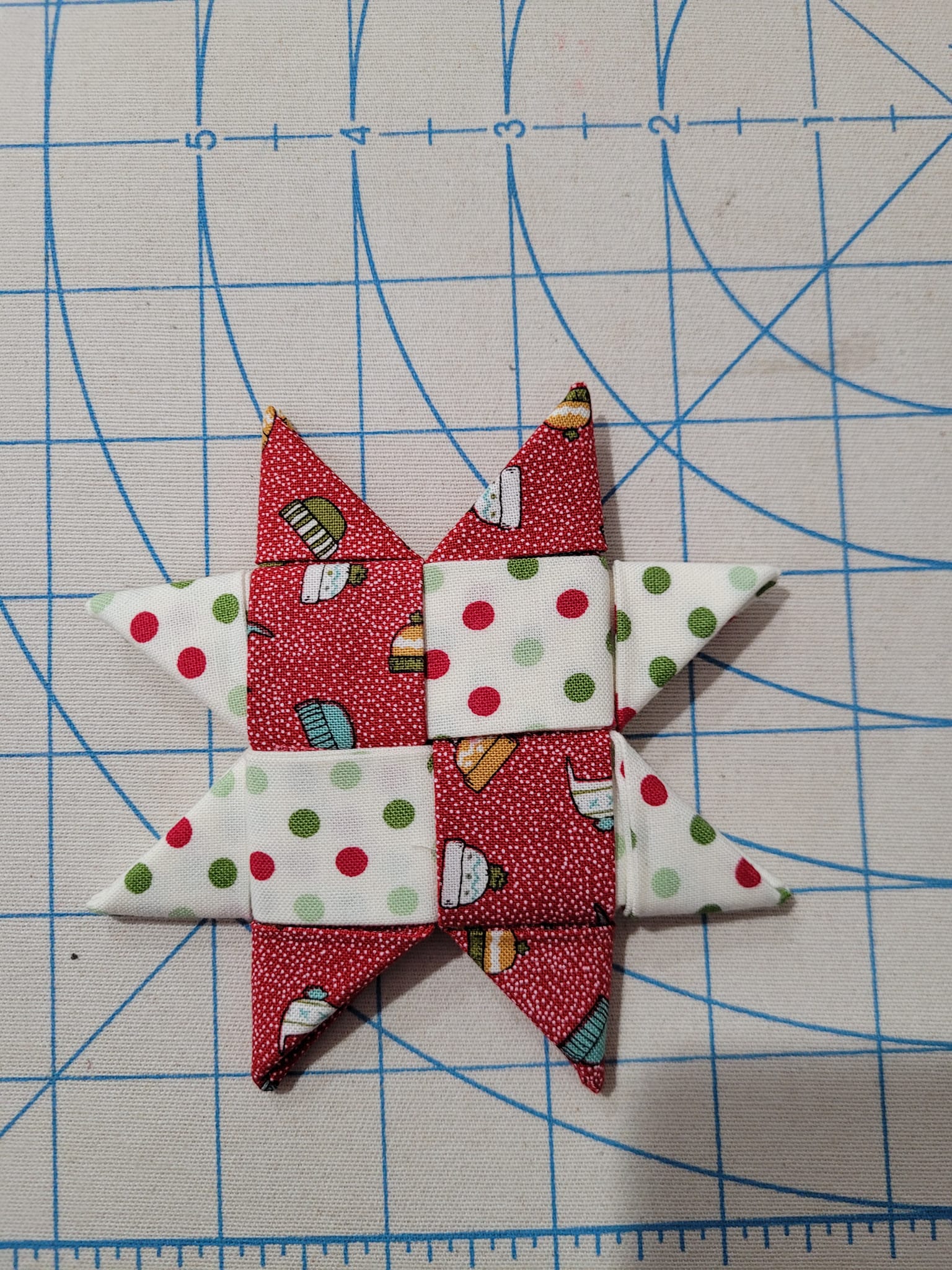 No sew folding star using Moda Snow Kissed fabric from PSBD