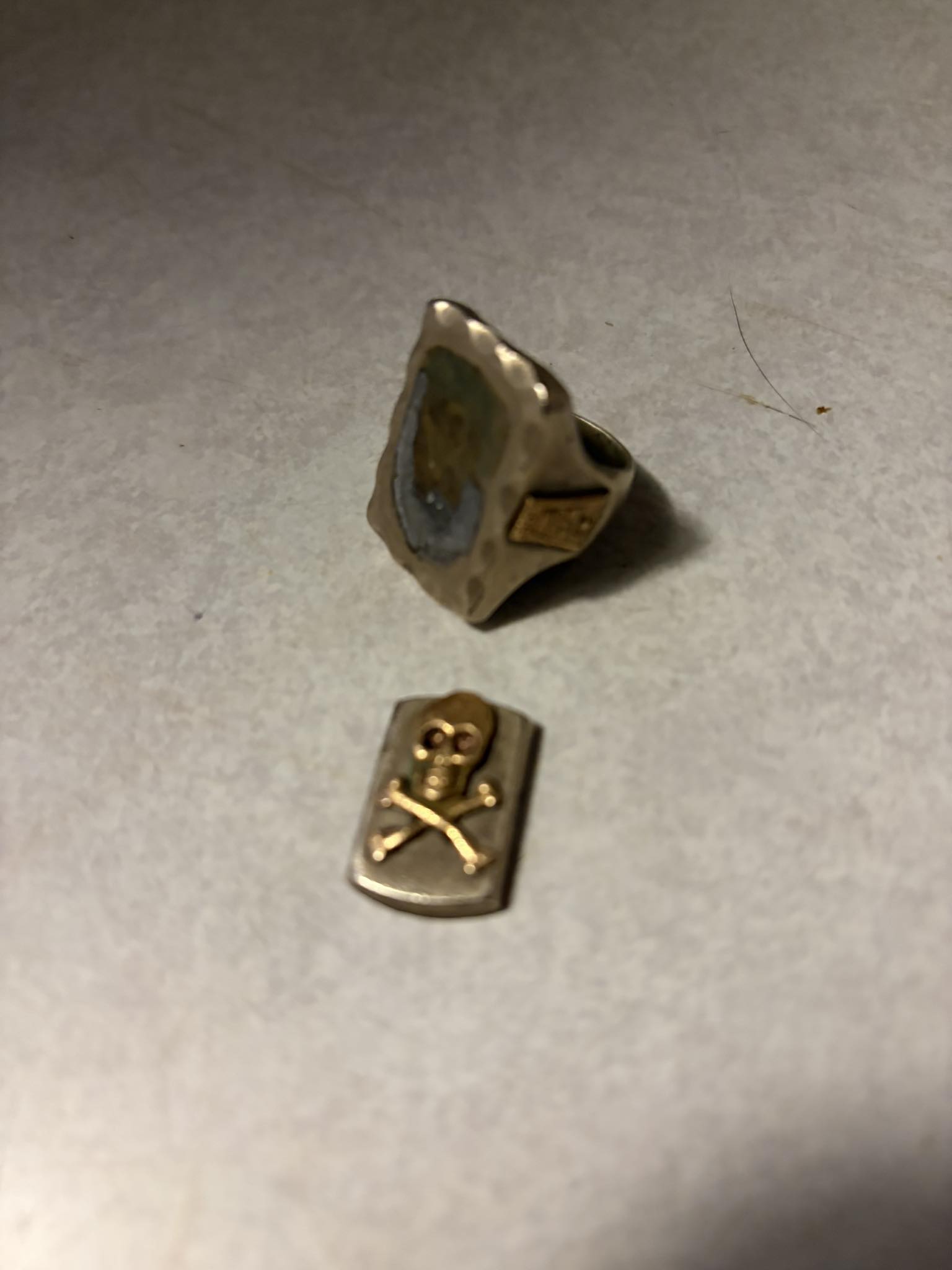 Can a broken tungsten class ring be repaired?