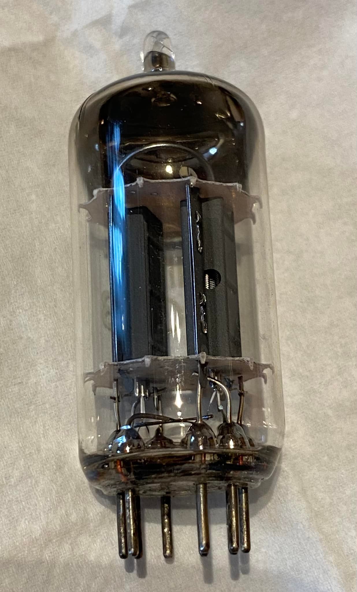 Philips Miniwatt ECC83 mC1 1957