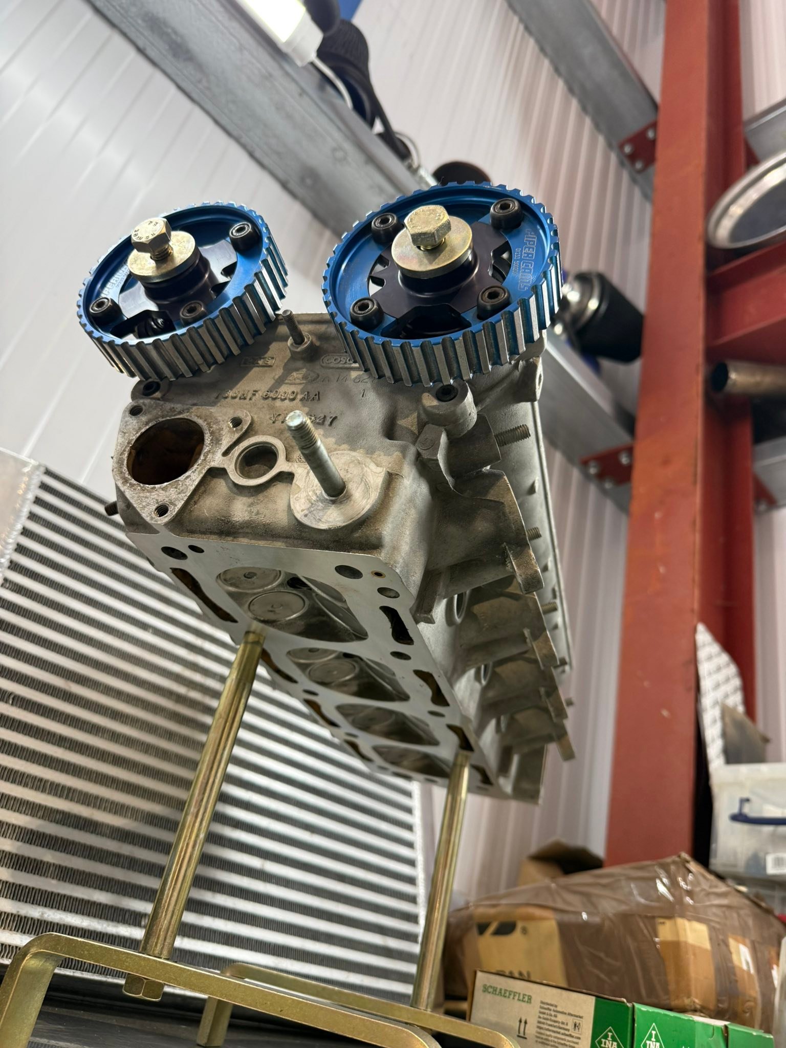 Indy cylinder heads SEZ 270 cc Big Block Mopar on the flowbench