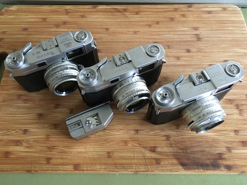 Topcon 35-S rangefinder with Topcor 44mm f2 lens