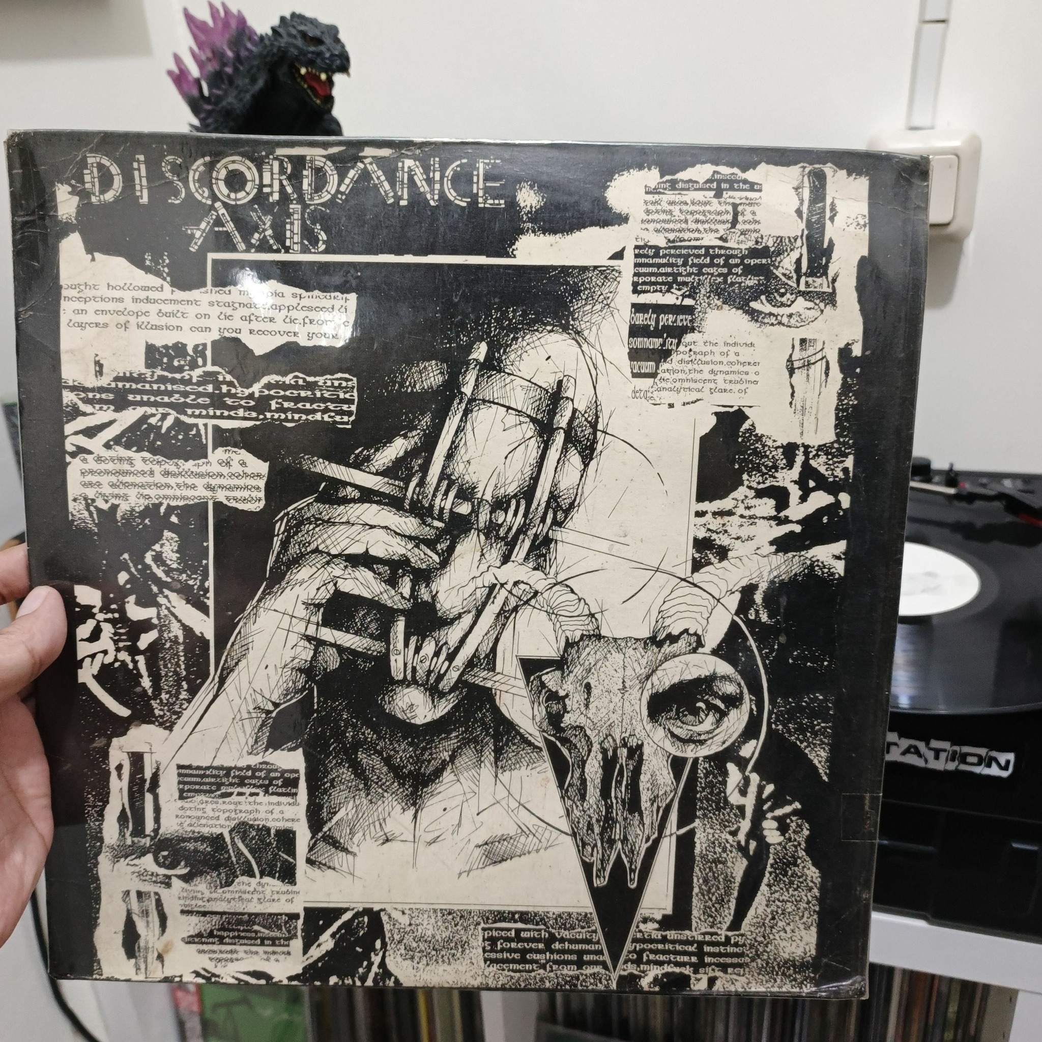 Discordance Axis - Ulterior