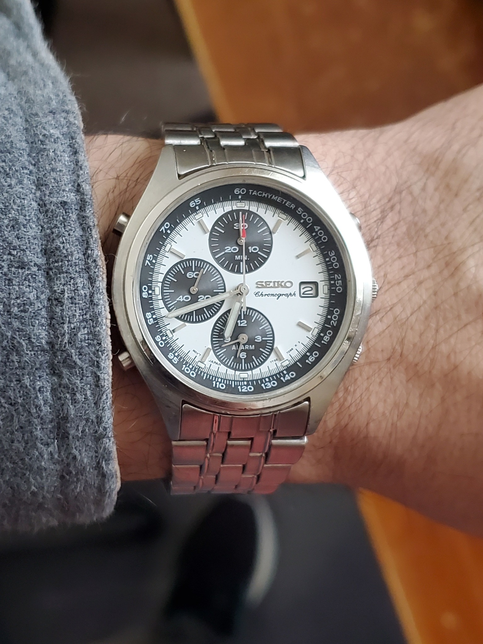 Seiko 7T32-6B9C Alarm Chronograph watch features