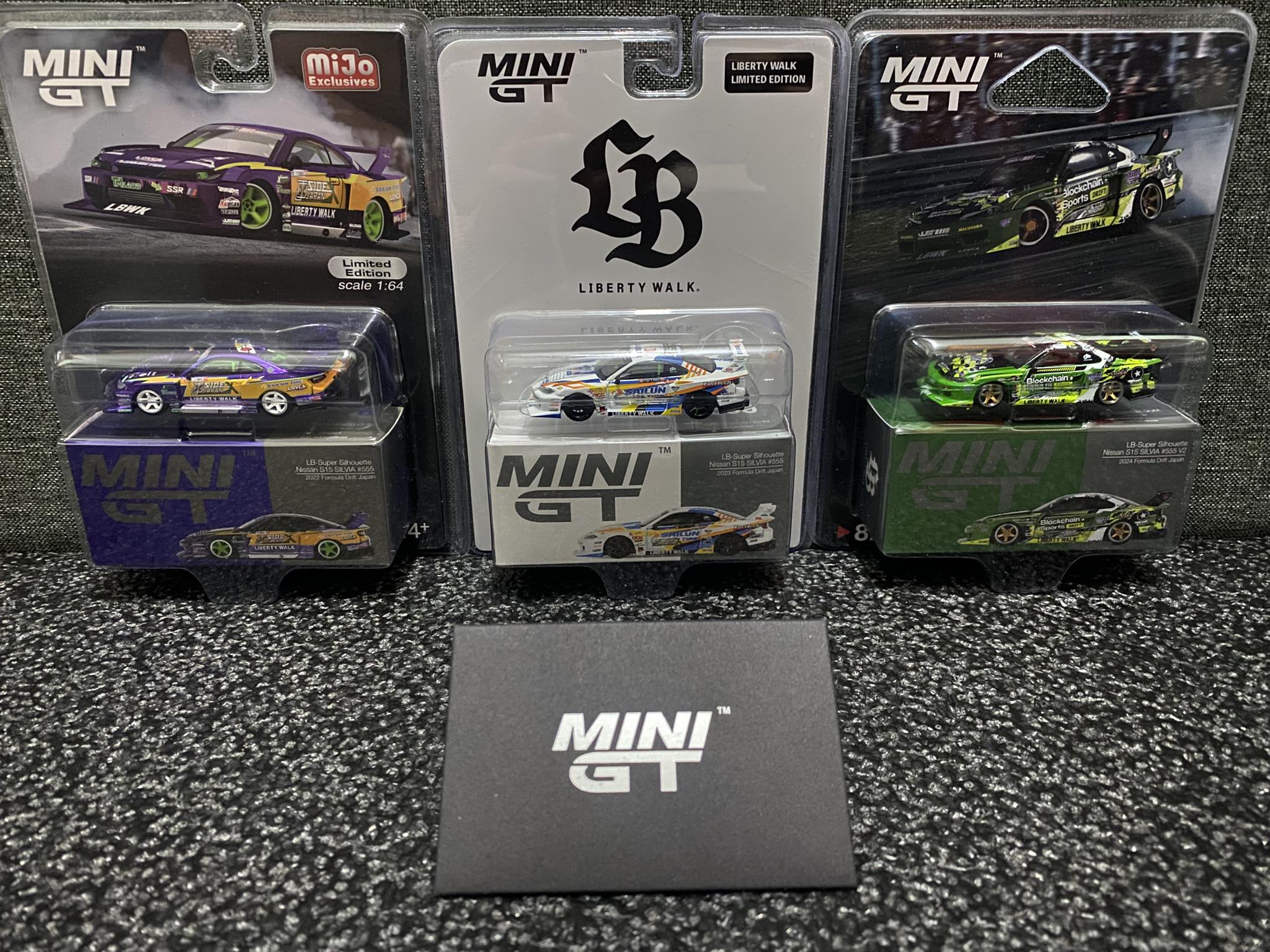 How about chrome green body color + chrome purple MINI GT logo? We 