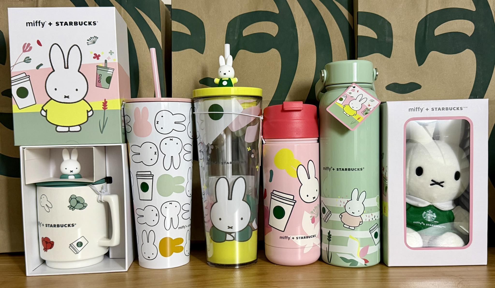 Starbucks x Miffy collaboration goods