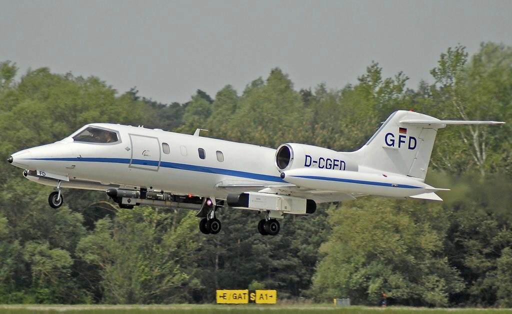 N955EA Learjet 24D 24-279 CJ610-5/6 1973 rg 12/3/98 Exec Air