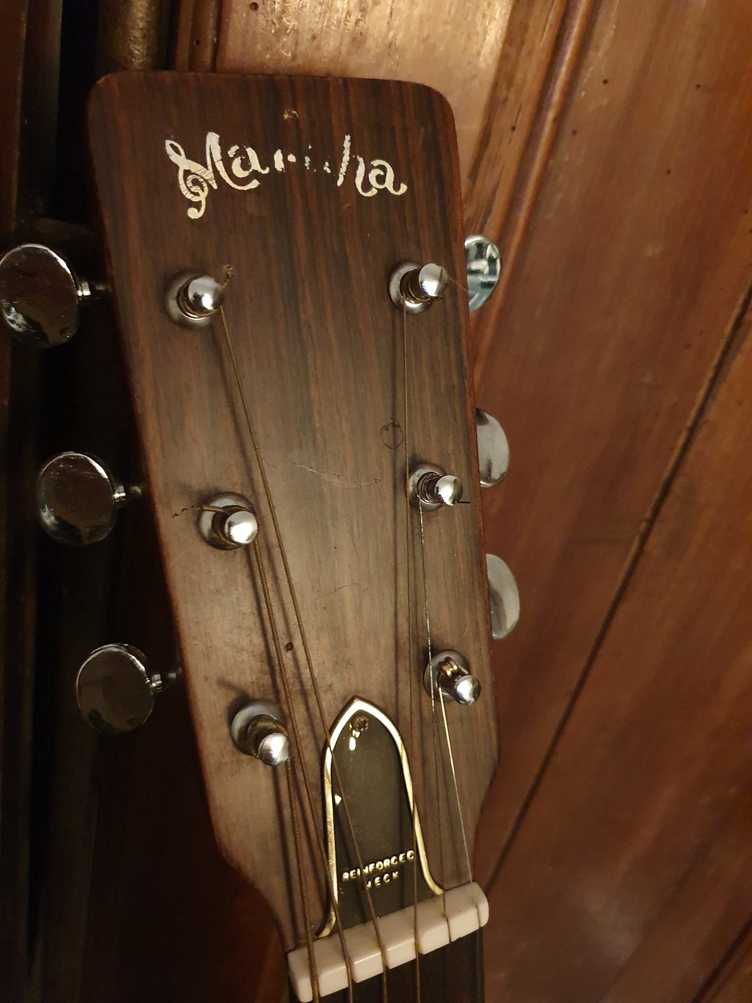 What is the history of Maruha FB150M acoustic guitars?