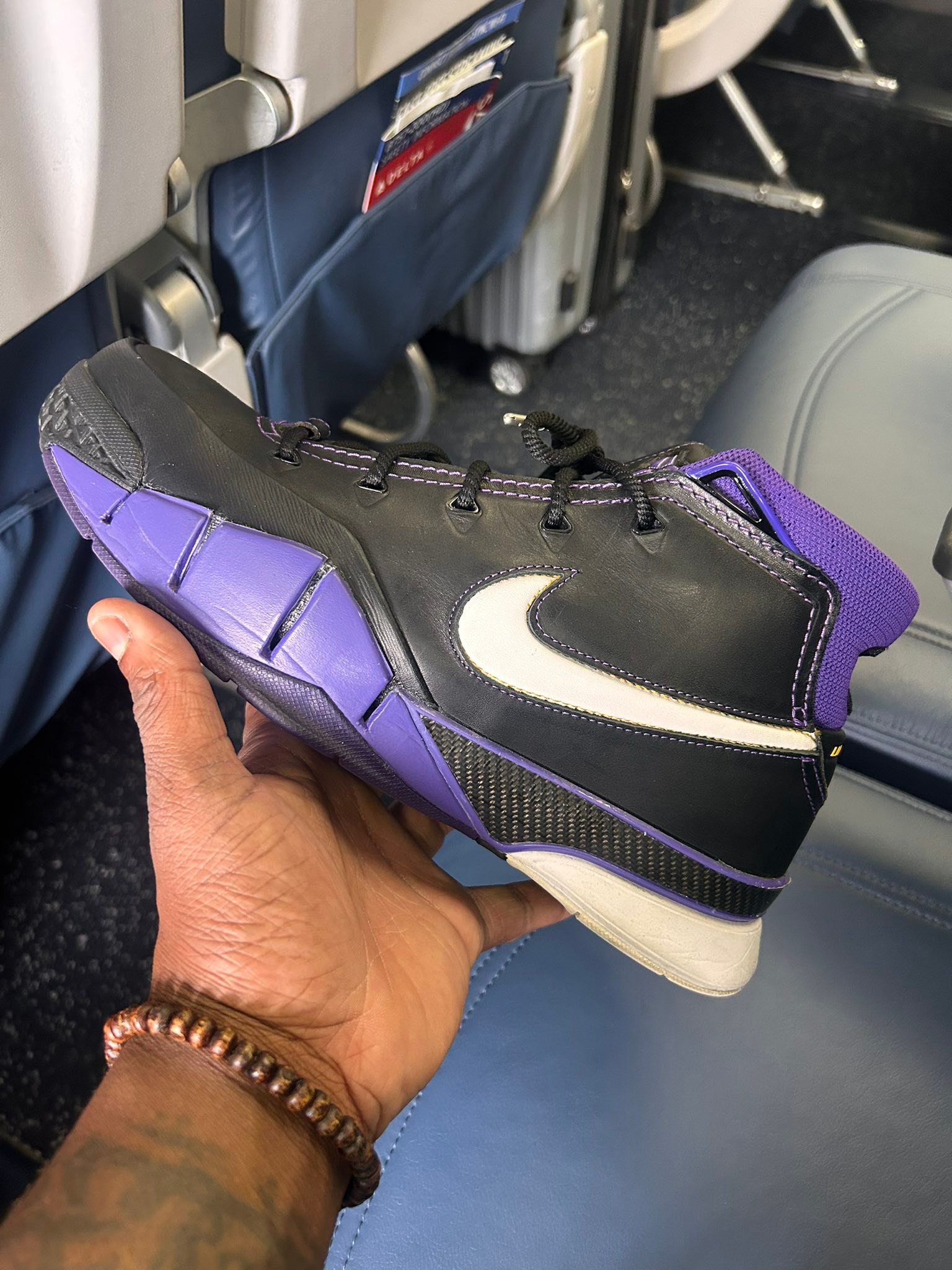 Qatar Peeps ?? 100% authentic ??? ➡️ Nike Kobe 5 Protro 