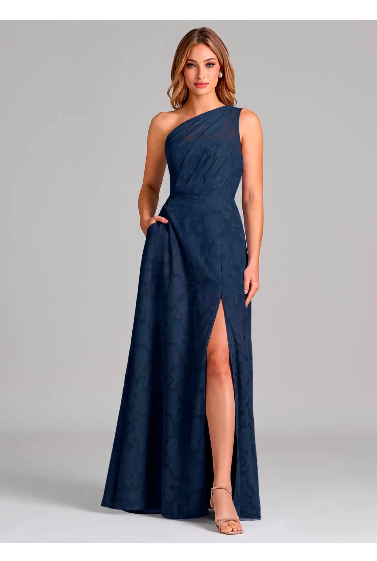 What's the best place to shop for wedding and plus size bridesmaid dresses in Kelowna?