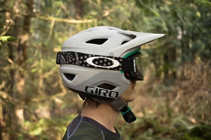 bike helmets non ful face Kru VA145 adult full Specialized Dissident 2 Helmet Black