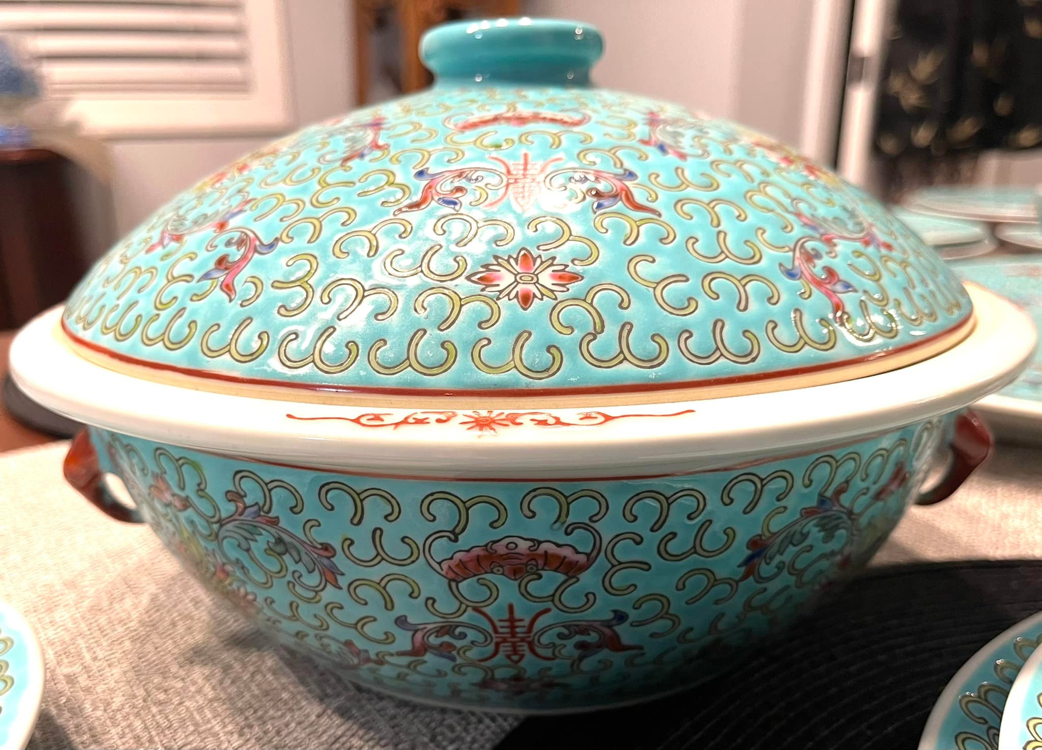 Vintage Chinese Dinnerware Set for Sale - Turquoise Mun Shou  display picture 1