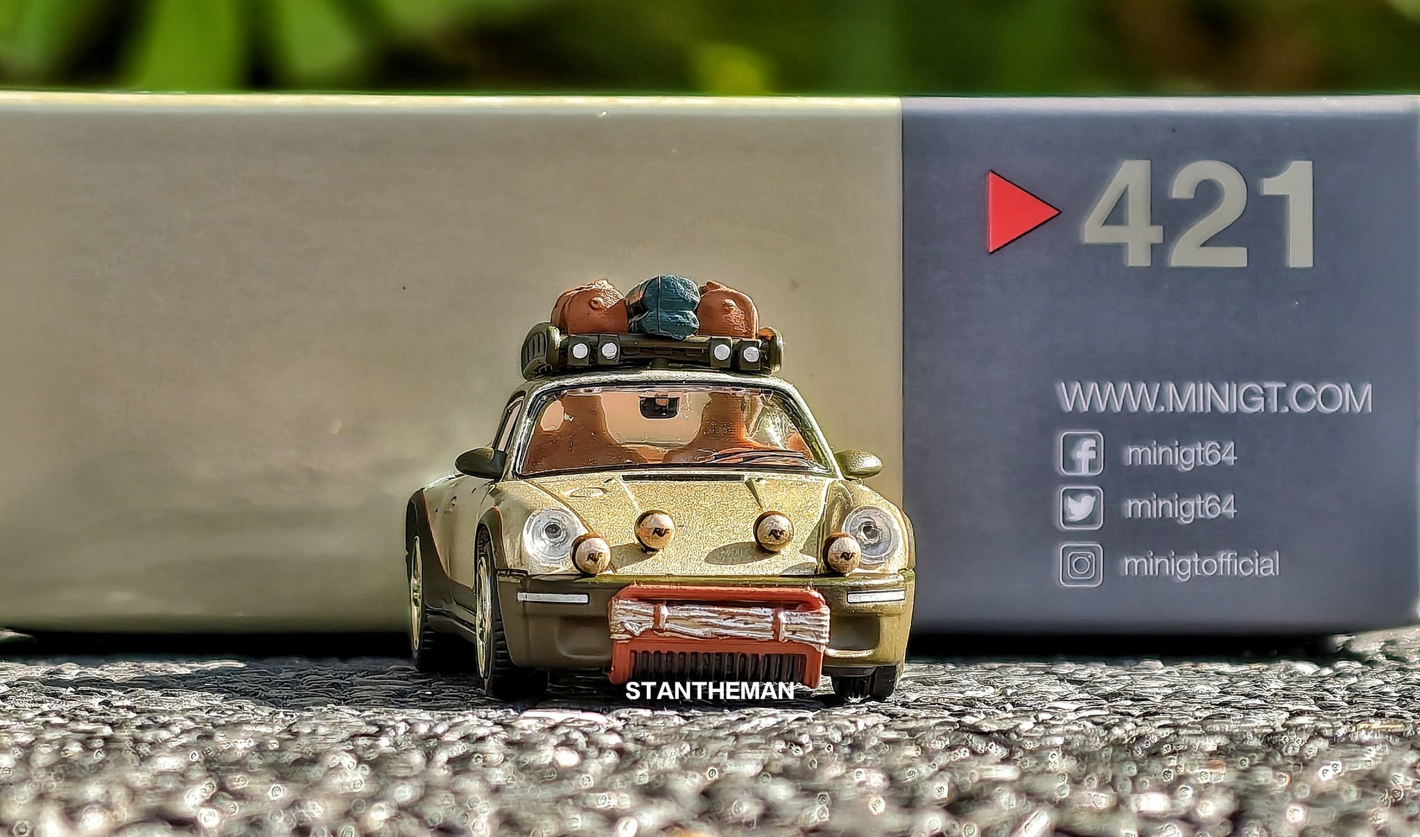 Mini GT Ruf Rodeo Presentation, No. 421