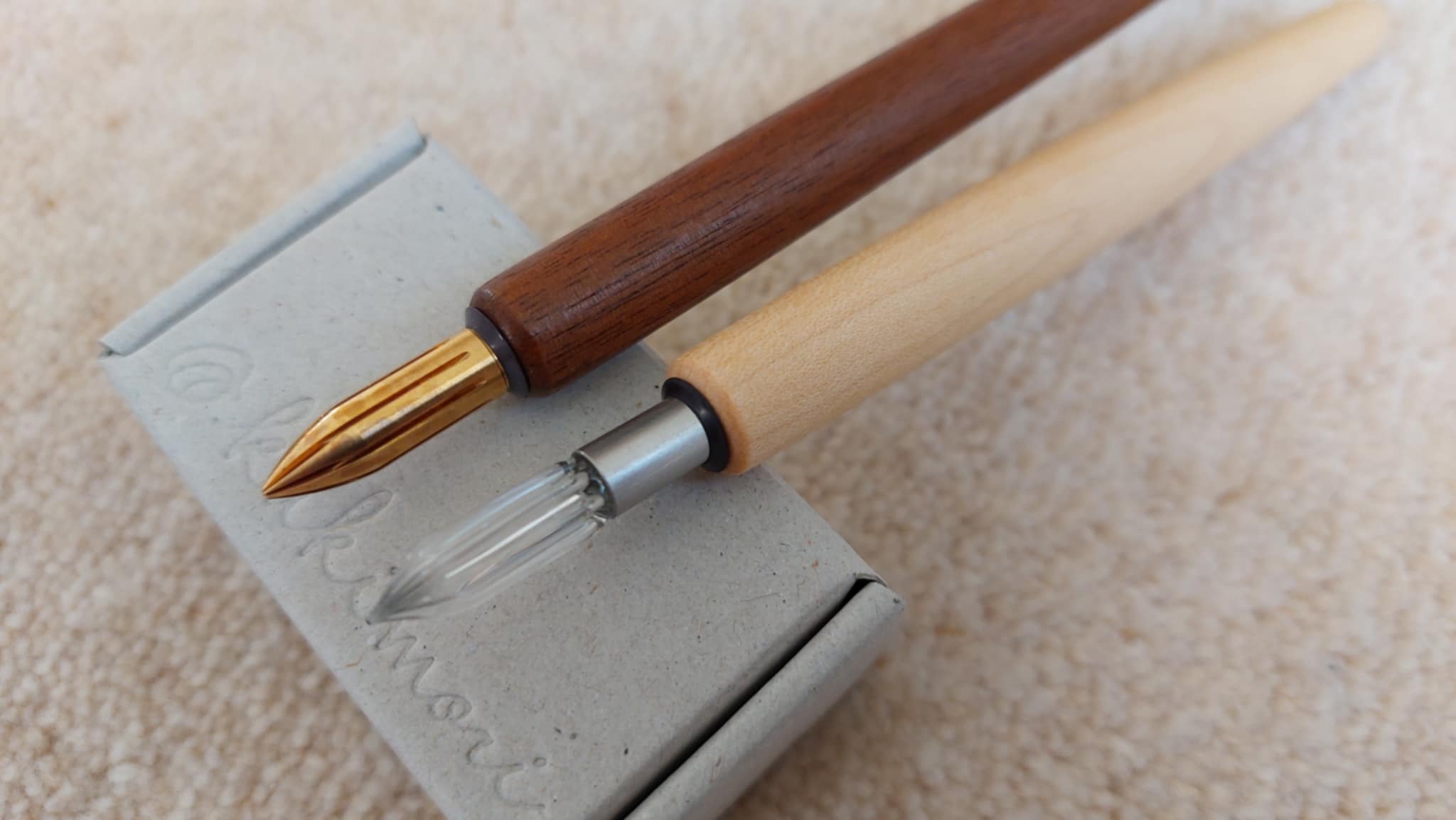 Kakimori parcel review: stunning glass nib and desk pen holder