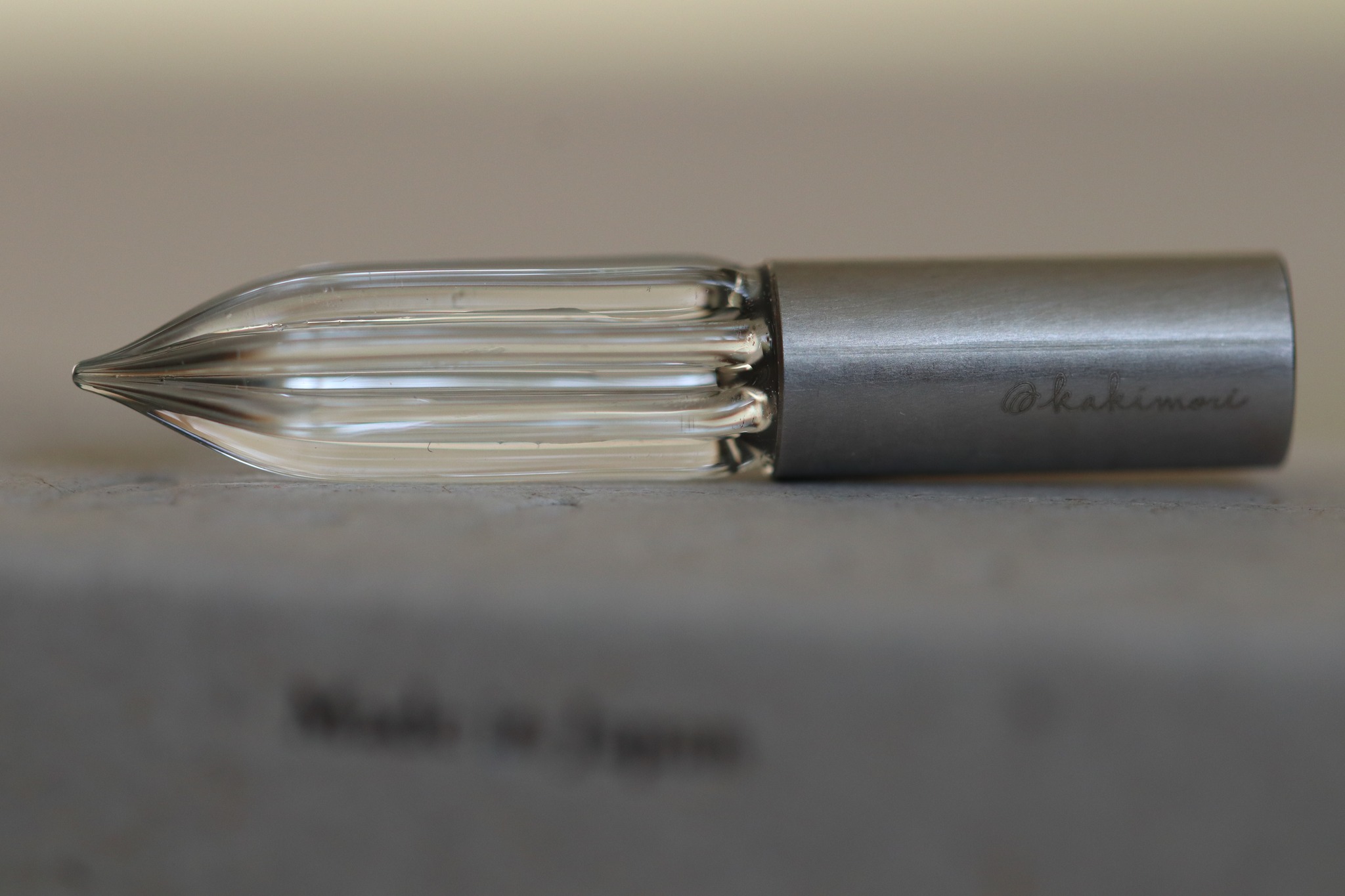 Kakimori parcel review: stunning glass nib and desk pen holder