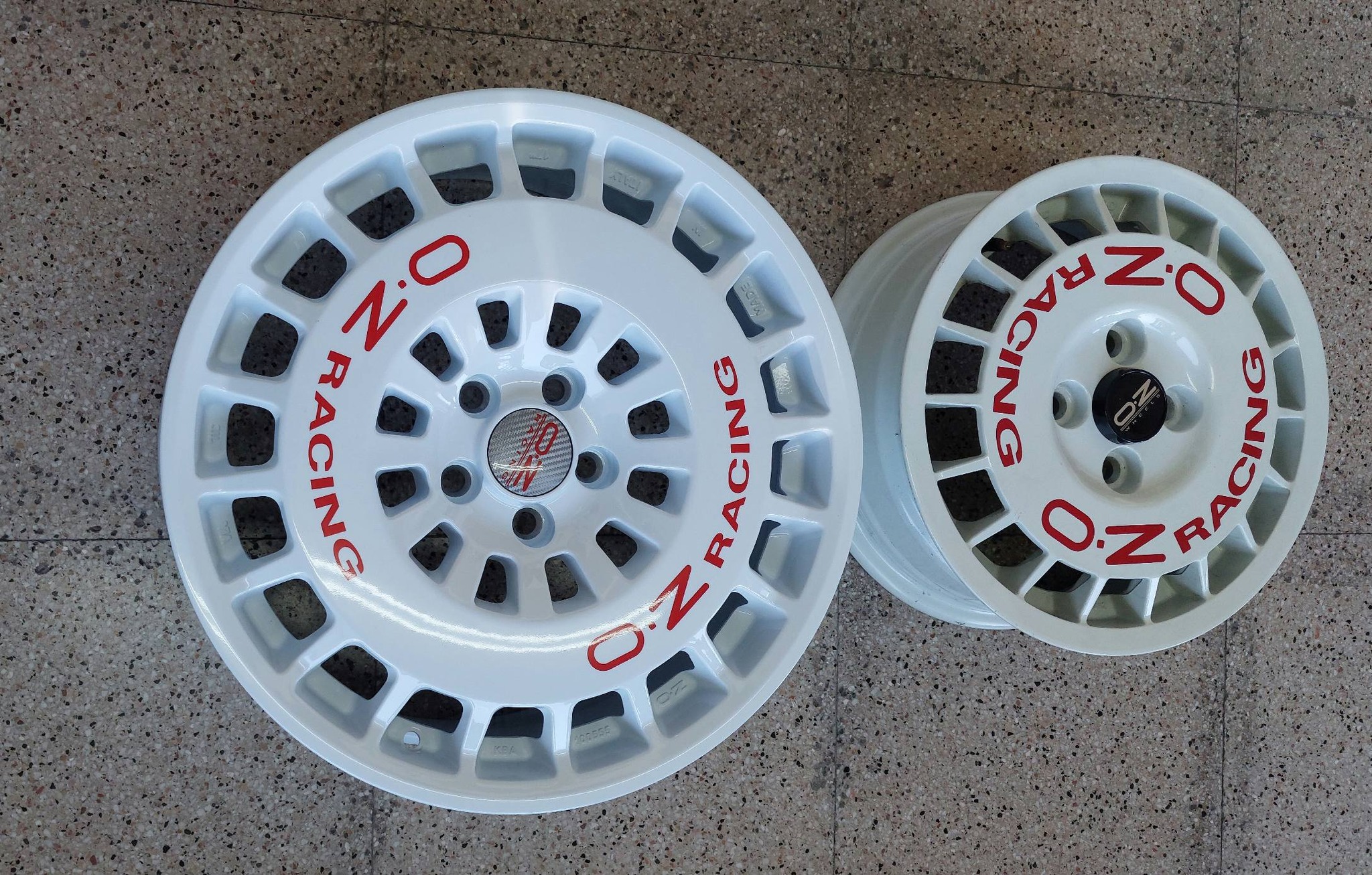 OZ Racing VERSILIA TRIANGLE 275/40R20 4本 OZ Racing ?? RR40 