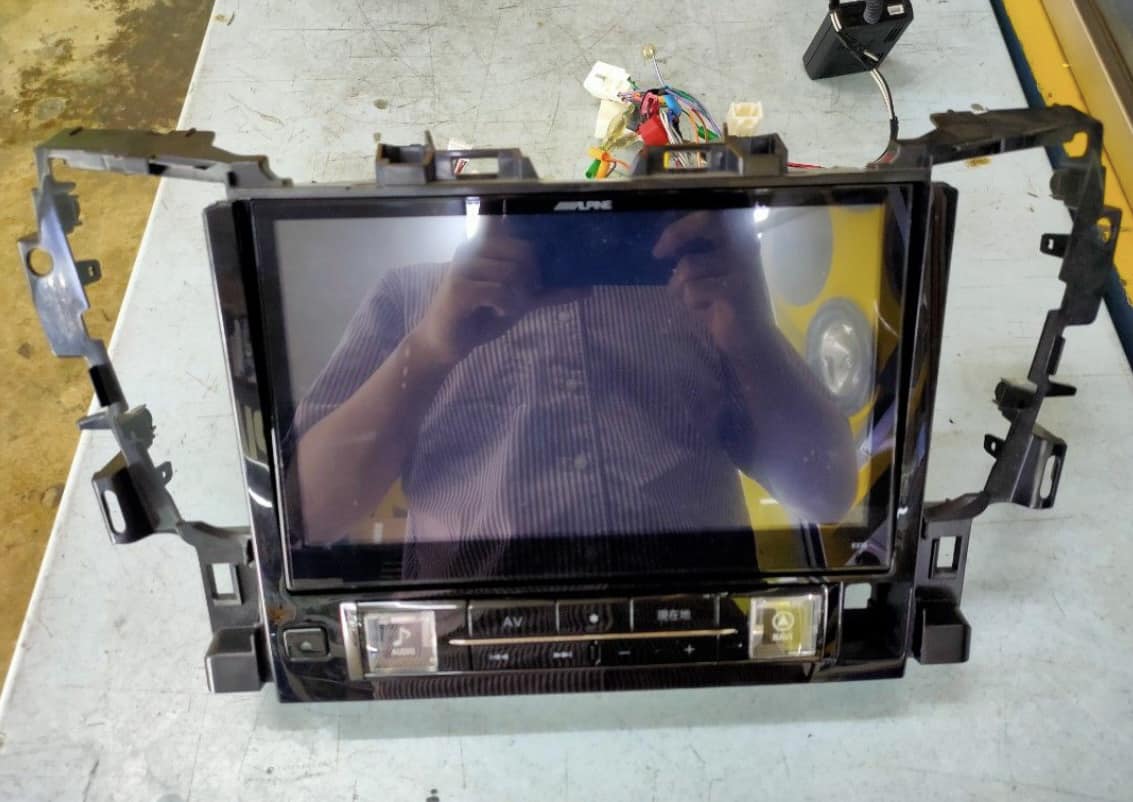 Alpine Car Audio For Let Go Model: Alpine EX10V Price: RM500 