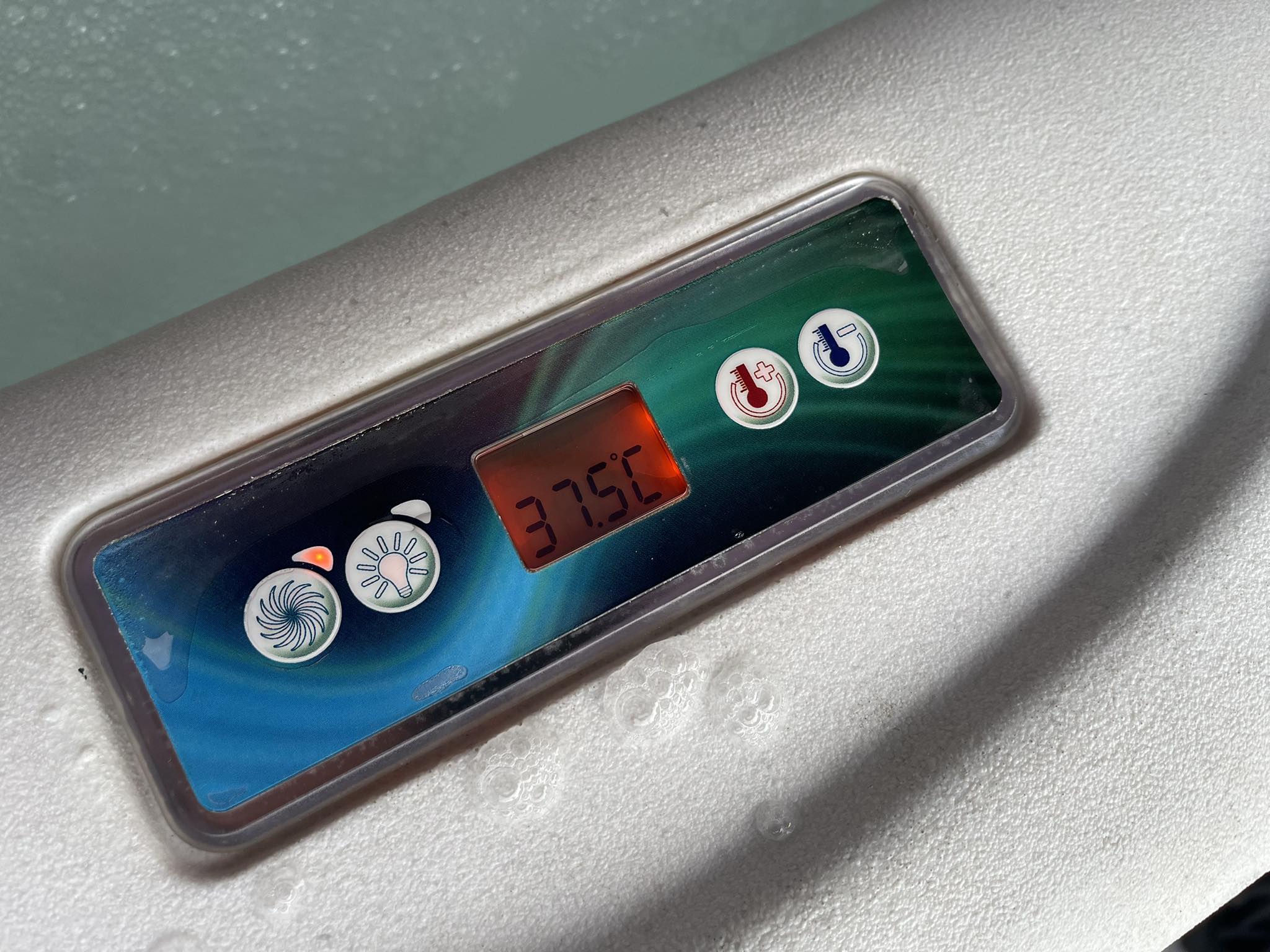 What are instructions for a Typhoon hot tub with a Geko panel?