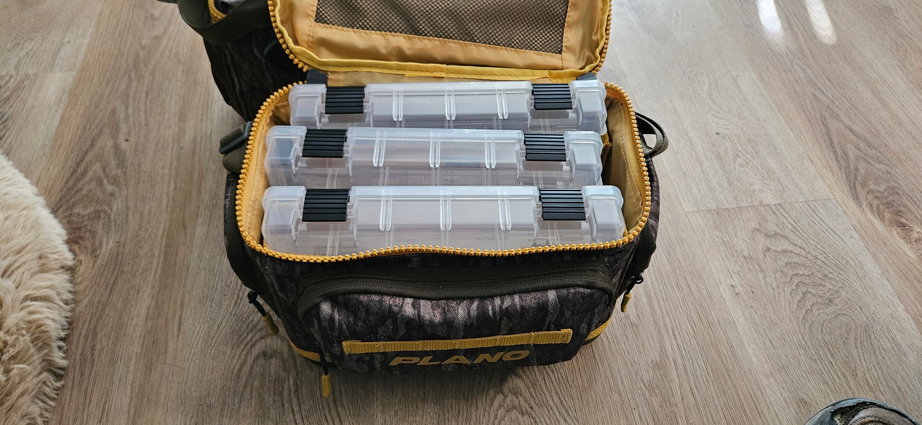 hk tackle box THKFISH 3400/3500 Waterproof Fishing Gear Box, 4PCS 3400 The KastKing HyperSeal Tackle Box is Fully Waterproof and Designed to Keep your Gear Secure and Protected. 13" x 17" Tackle Center/First-Aid
