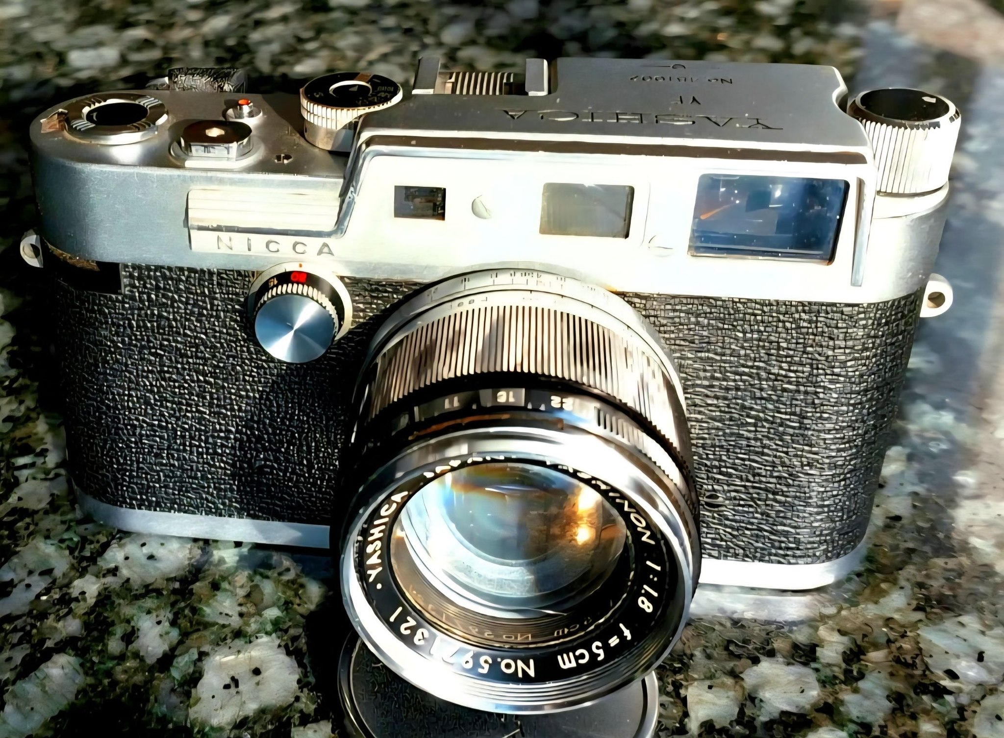 Yashica-Nicca YF dual-branded camera with Yashinon lens