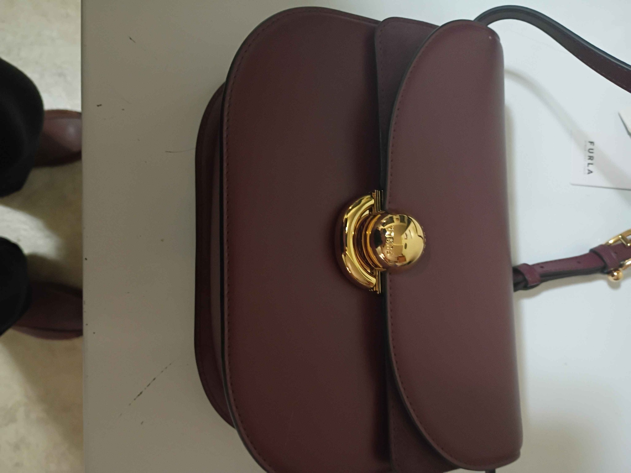 Beautiful Furla Pin structured handbag in a gorgeous light gray 
