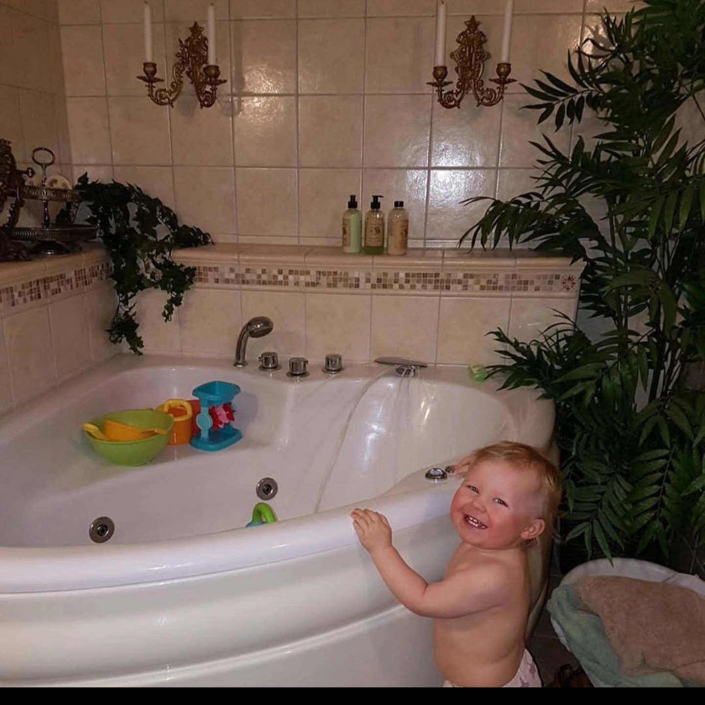 Elin Linander - Äntligen är fanskapet ute ur huset! 🤩 Ni... | Facebook