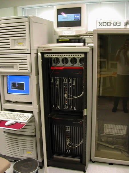 ルーセント Retro Sun Sparc workstation and Lucent DSLAMs demo