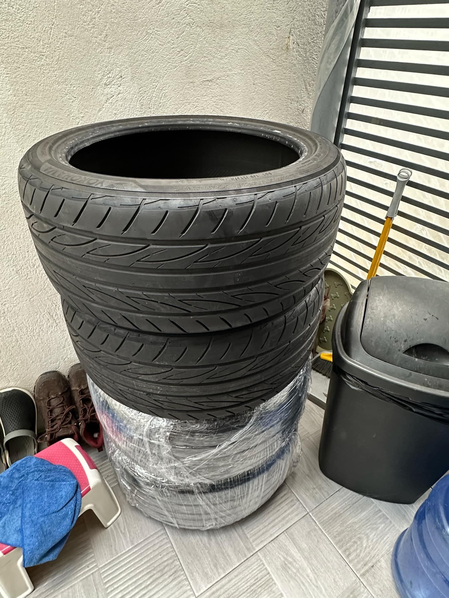 YOKOHAMA ADVAN FLEVA Tires for Lexus IS300 YOKOHAMA ADVAN FLEVA 
