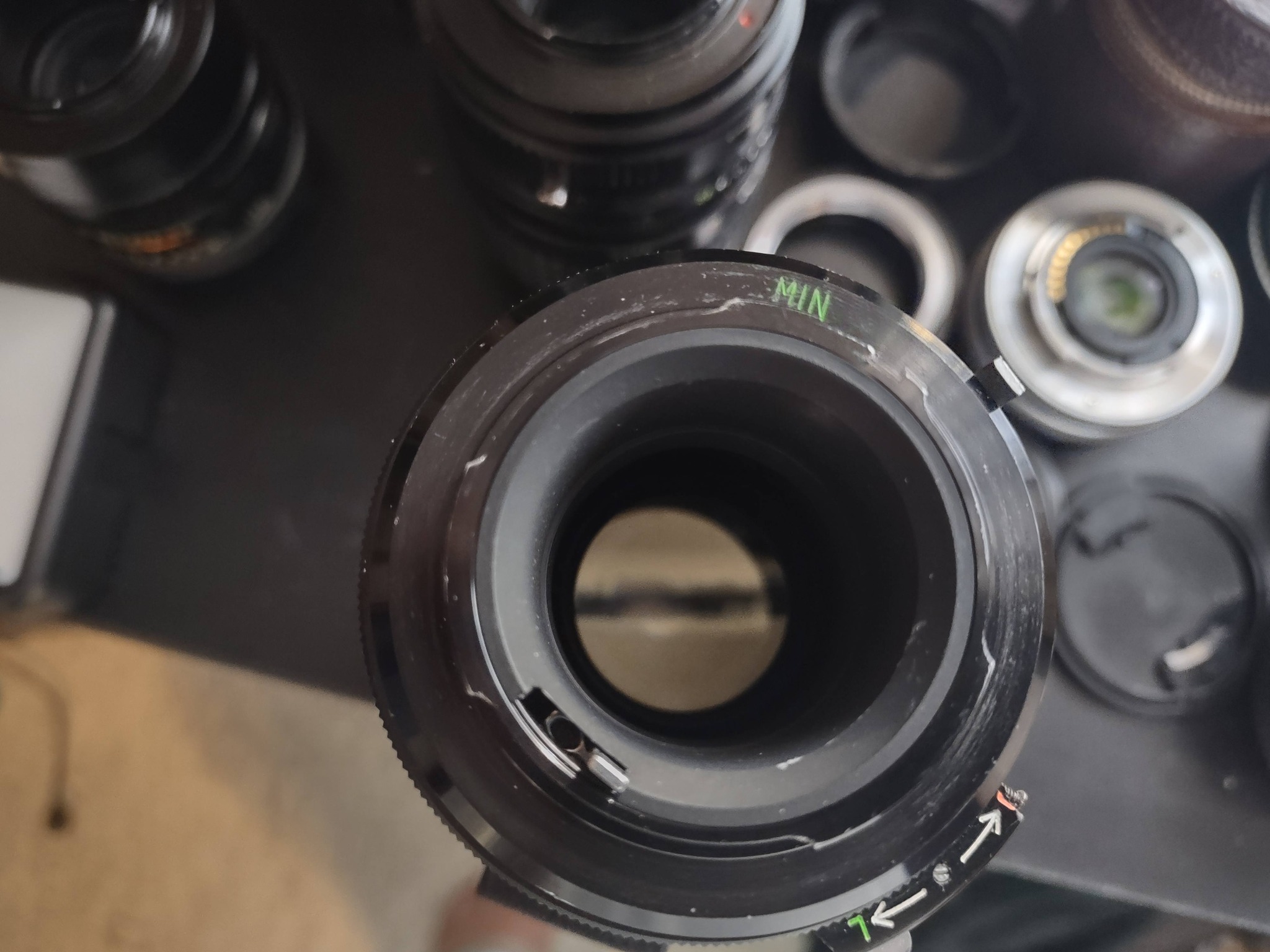 What is the mount type of Vivitar 200mm lens?
