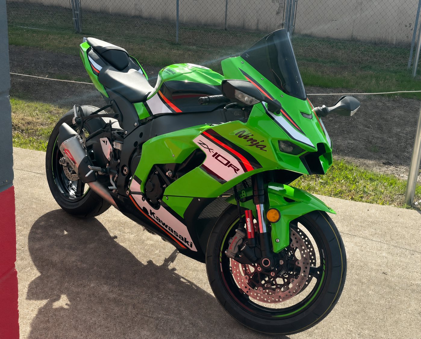 Is this 2020 Kawasaki ZX-10R color scheme original?