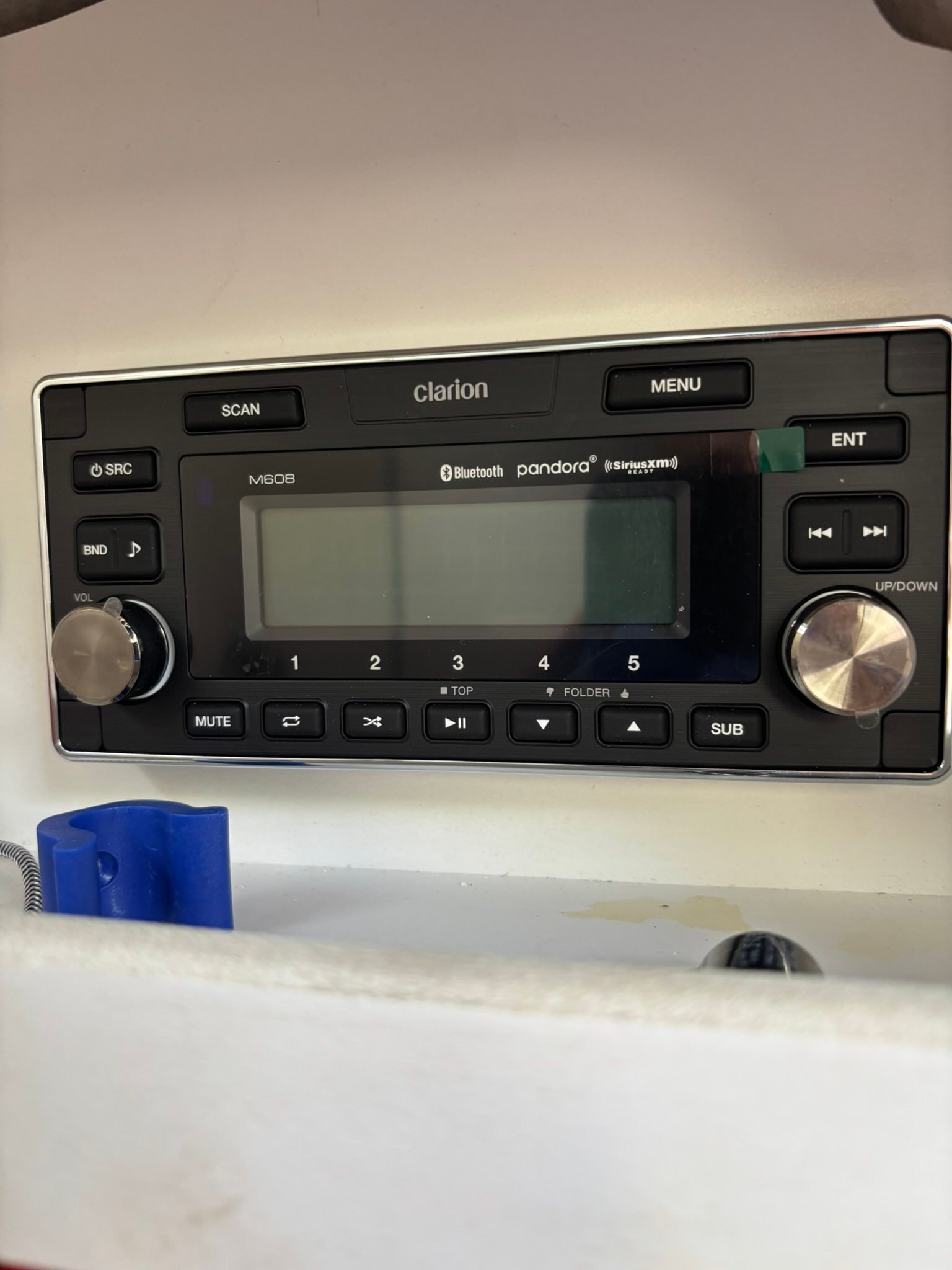 Why are my left rear and left mid speakers not working with the