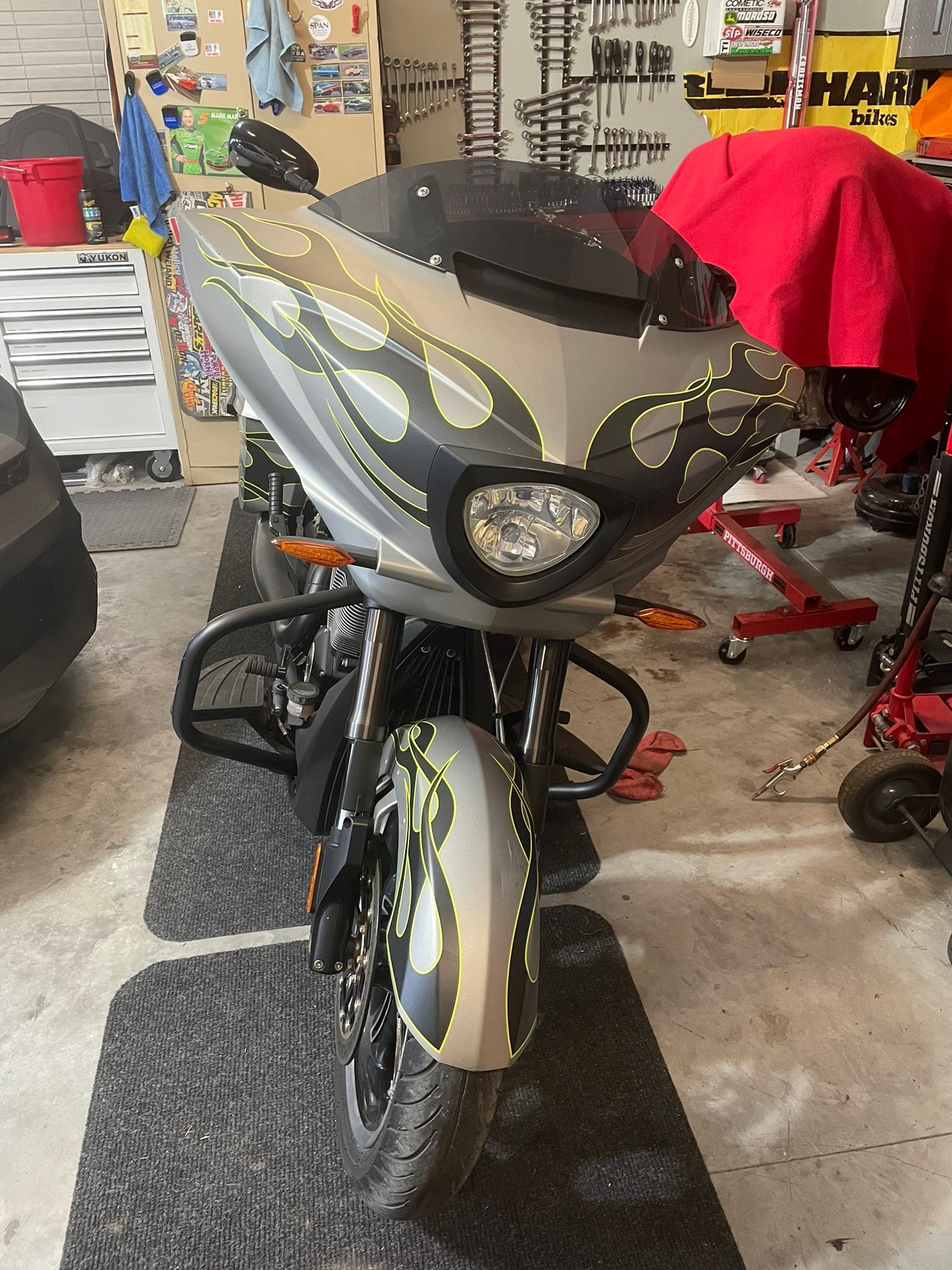 Is the original paint with flames on a 2014 Victory motorcycle?