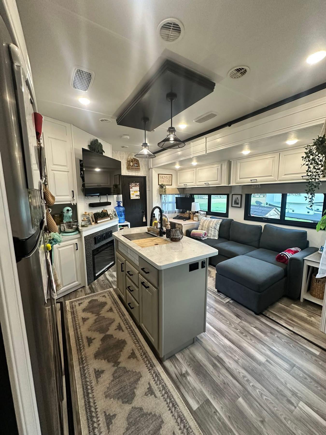 tent mobile 2-3 Person Car Roof Tent, Automatic Rooftop Tent, 3s Quick-Open Pop-Up Tent, Outdoor Camping with Telescopic Ladder, Outdoor Shelter Quick Opening Bedroom : Sports & Outdoors Affinity: All Color:Gloss White / Majesty Blue Metallic / Black 4 adults or a E-Bikes E-Bike Trekking Damen