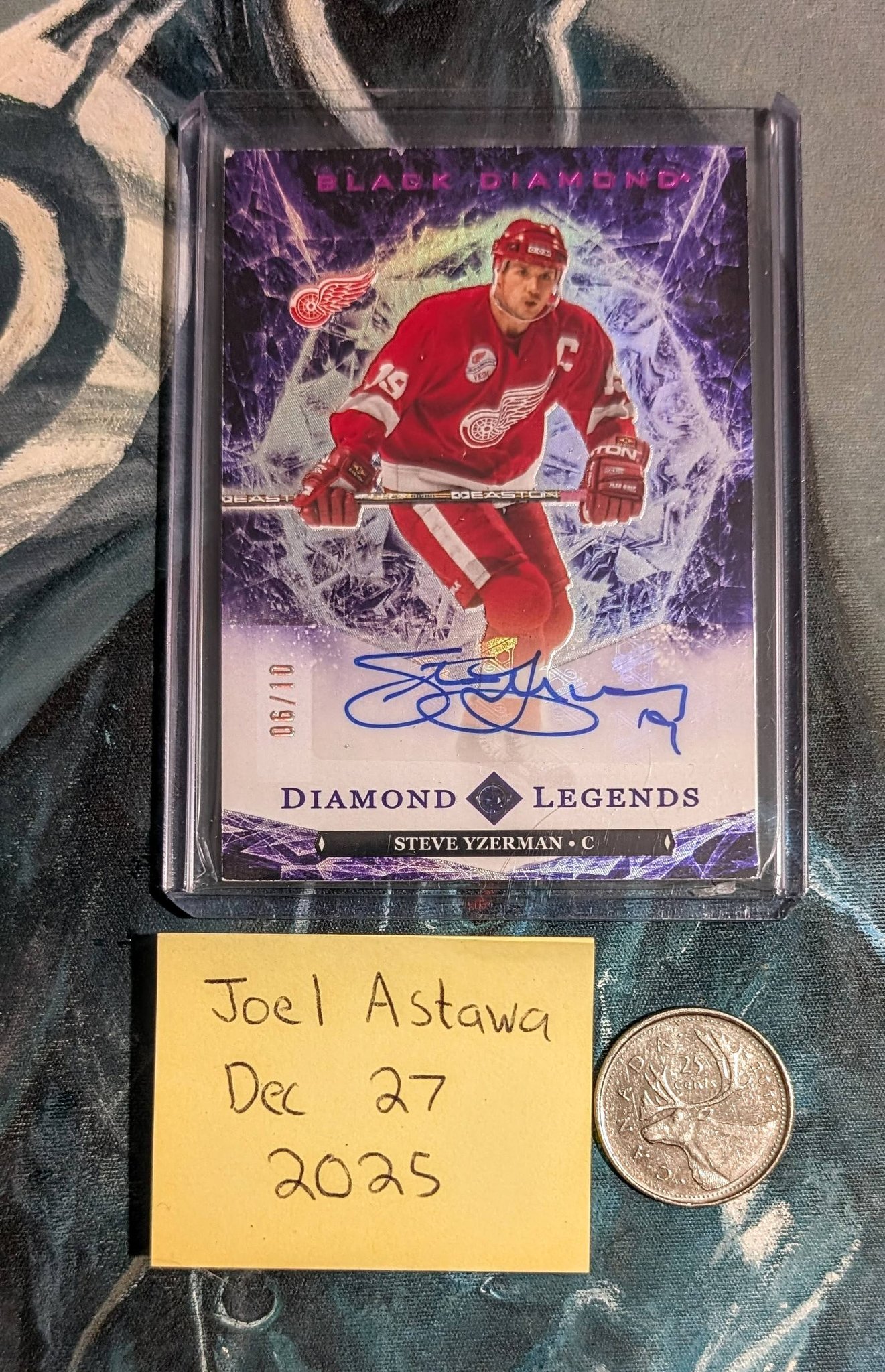 Steve Yzerman Diamond Legends auto 06/10 hockey card for sale display picture 1