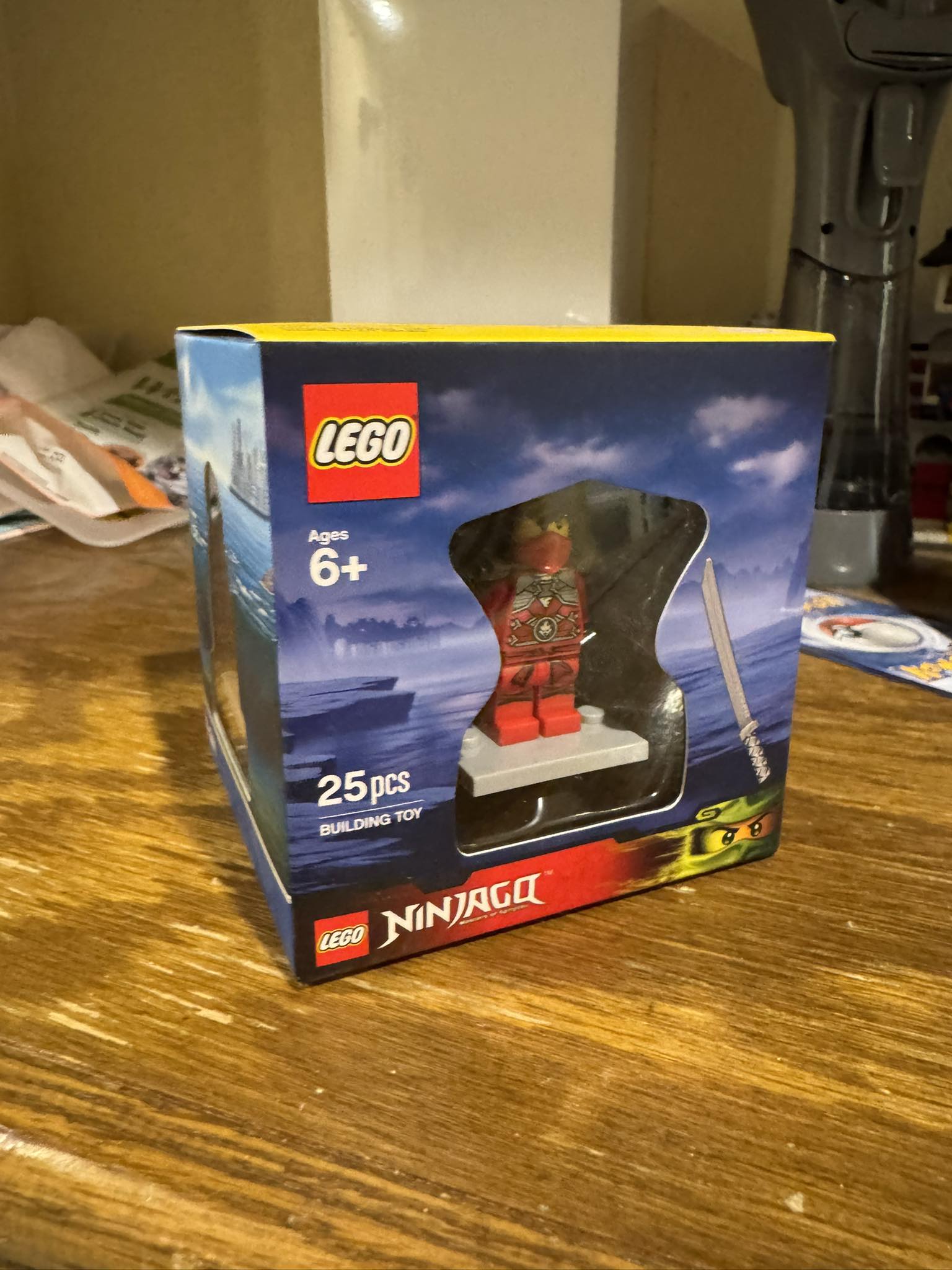 Lego Ninjago 2015 exclusive set with mini figure