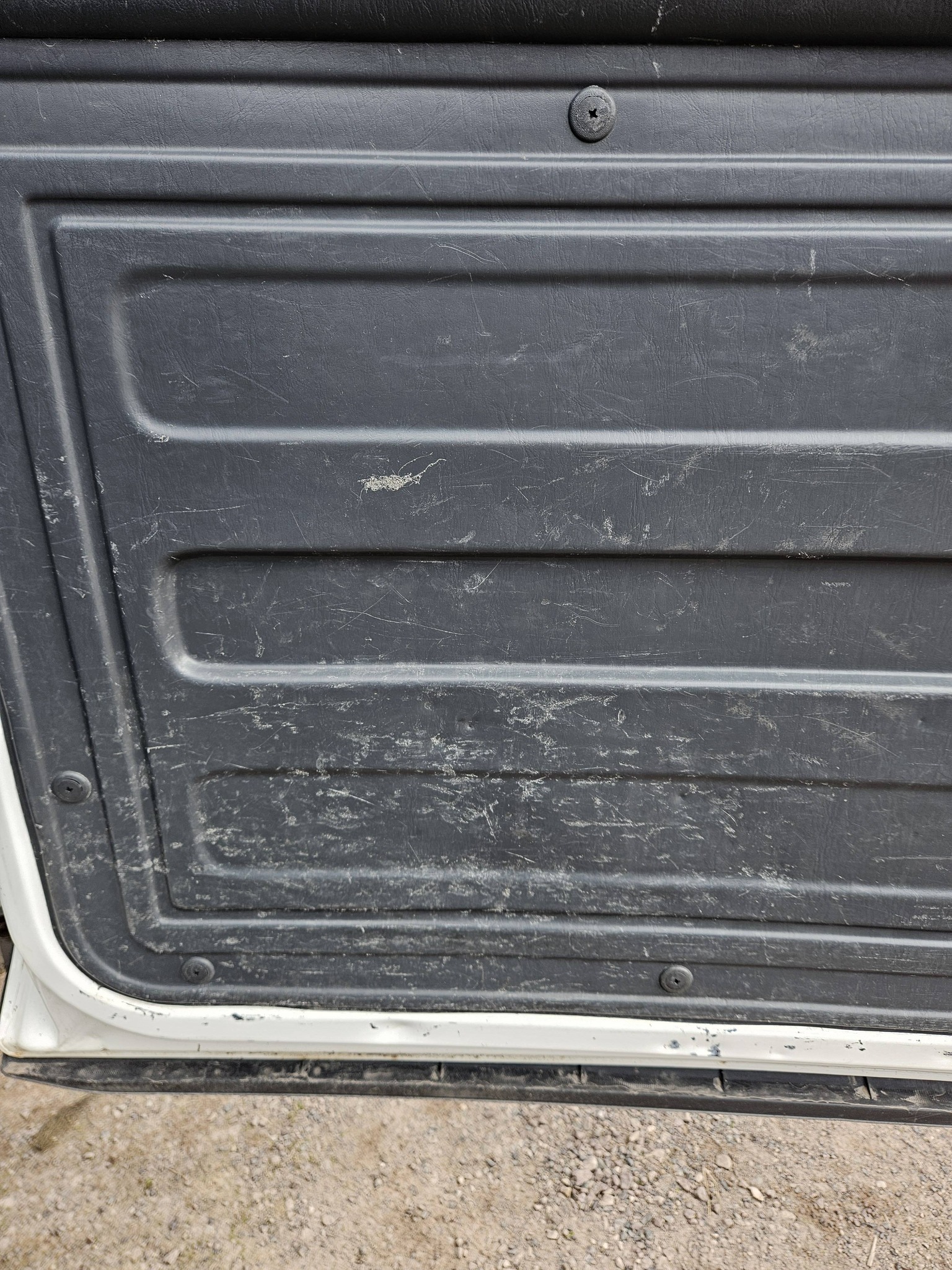 Hey guys, How do i get rid of these scratches? I live in Sweden so