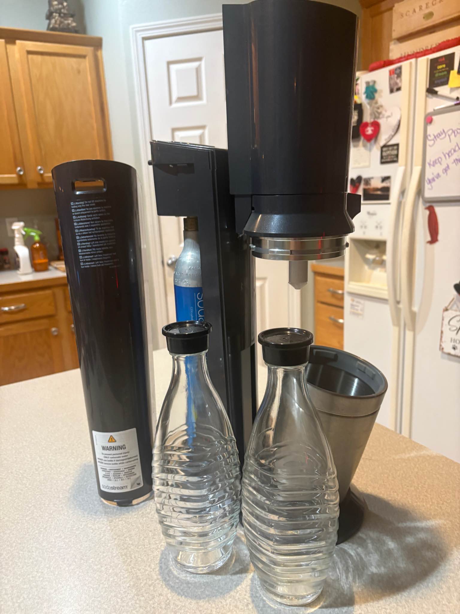SodaStream Aqua Fizz Model CY-8002 Sparkling Water Maker, Two (2) Glass Bottles with caps, and One (1) CO2 cartridge
