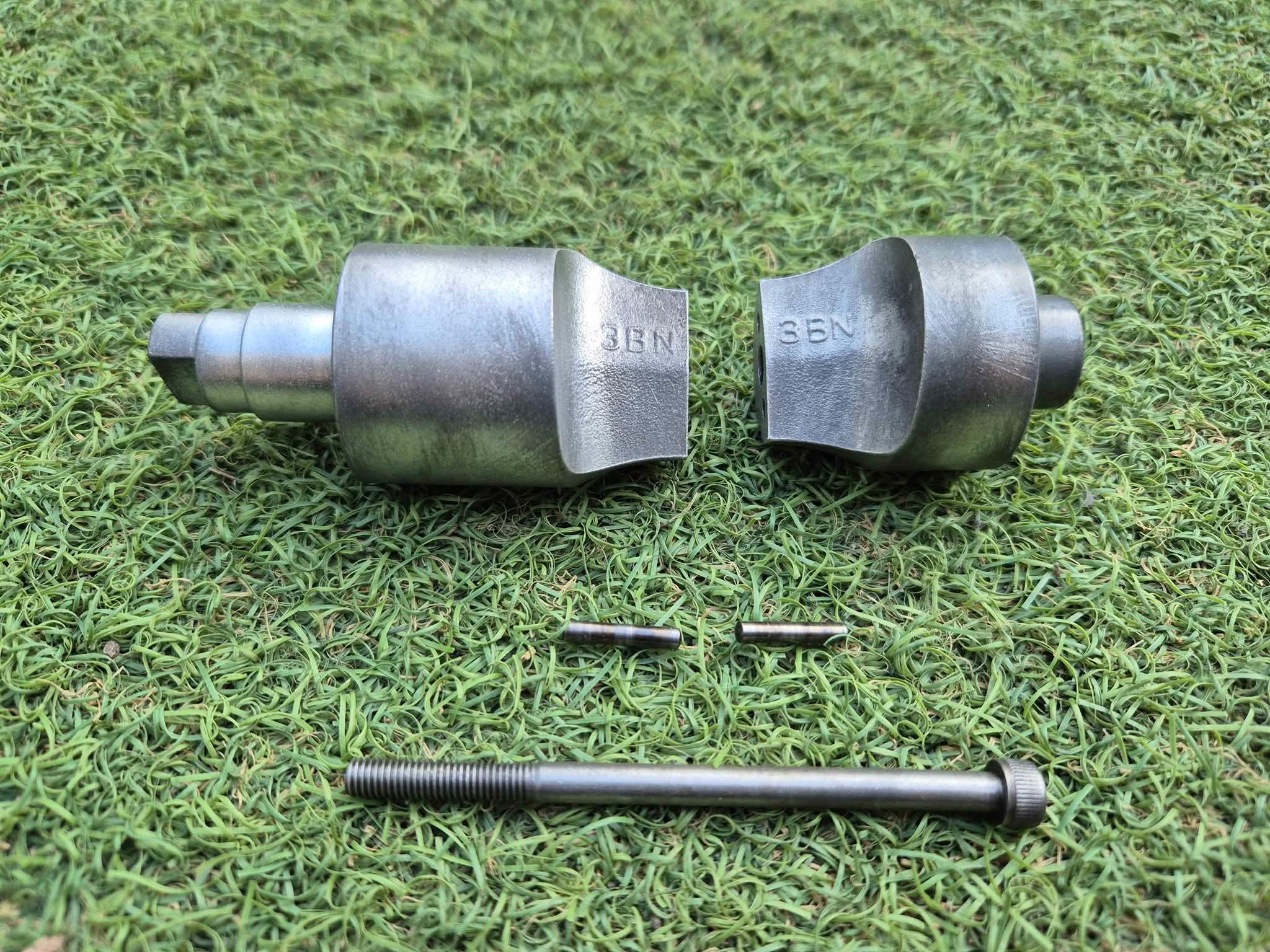 Tail pannel sticker: 100 Tank Monogram set: 300 Carburettor bush