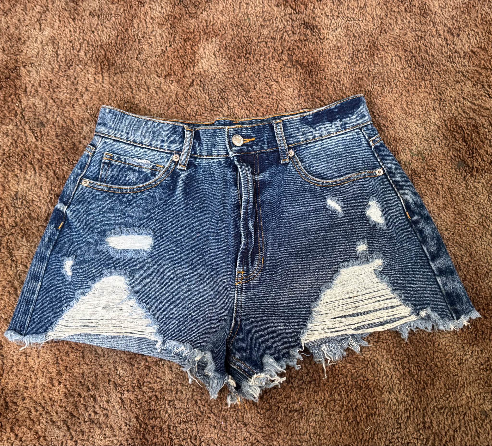 Short En Jean Délavé H&M Taille 10 (EUR 40) - Décontracté Stretch - Occasion Très Bon état