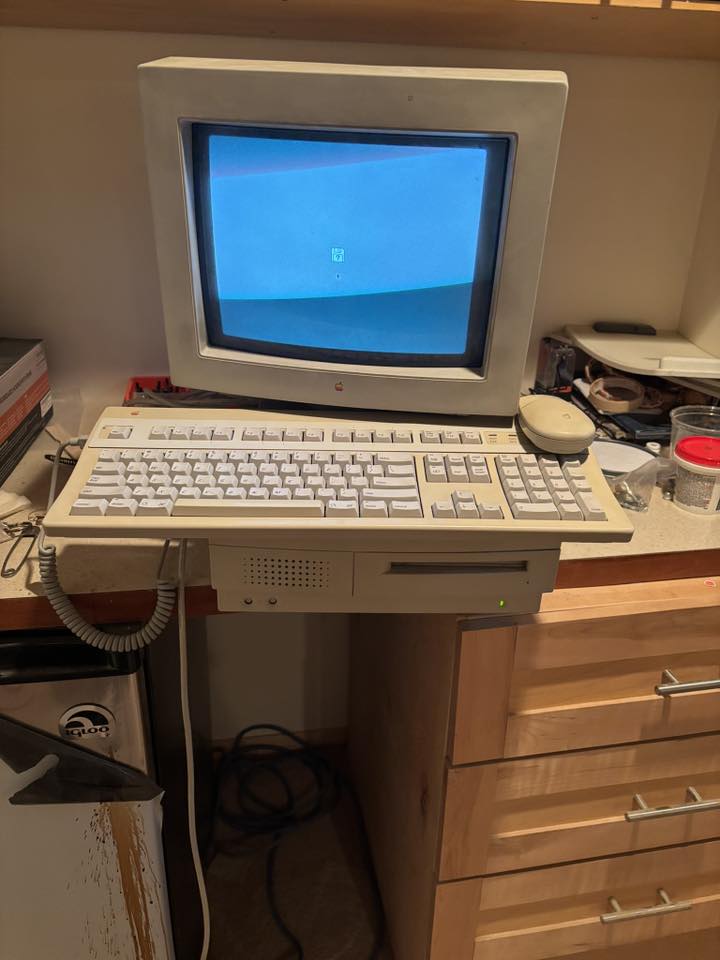 Vintage Apple Quadra 650 computer found