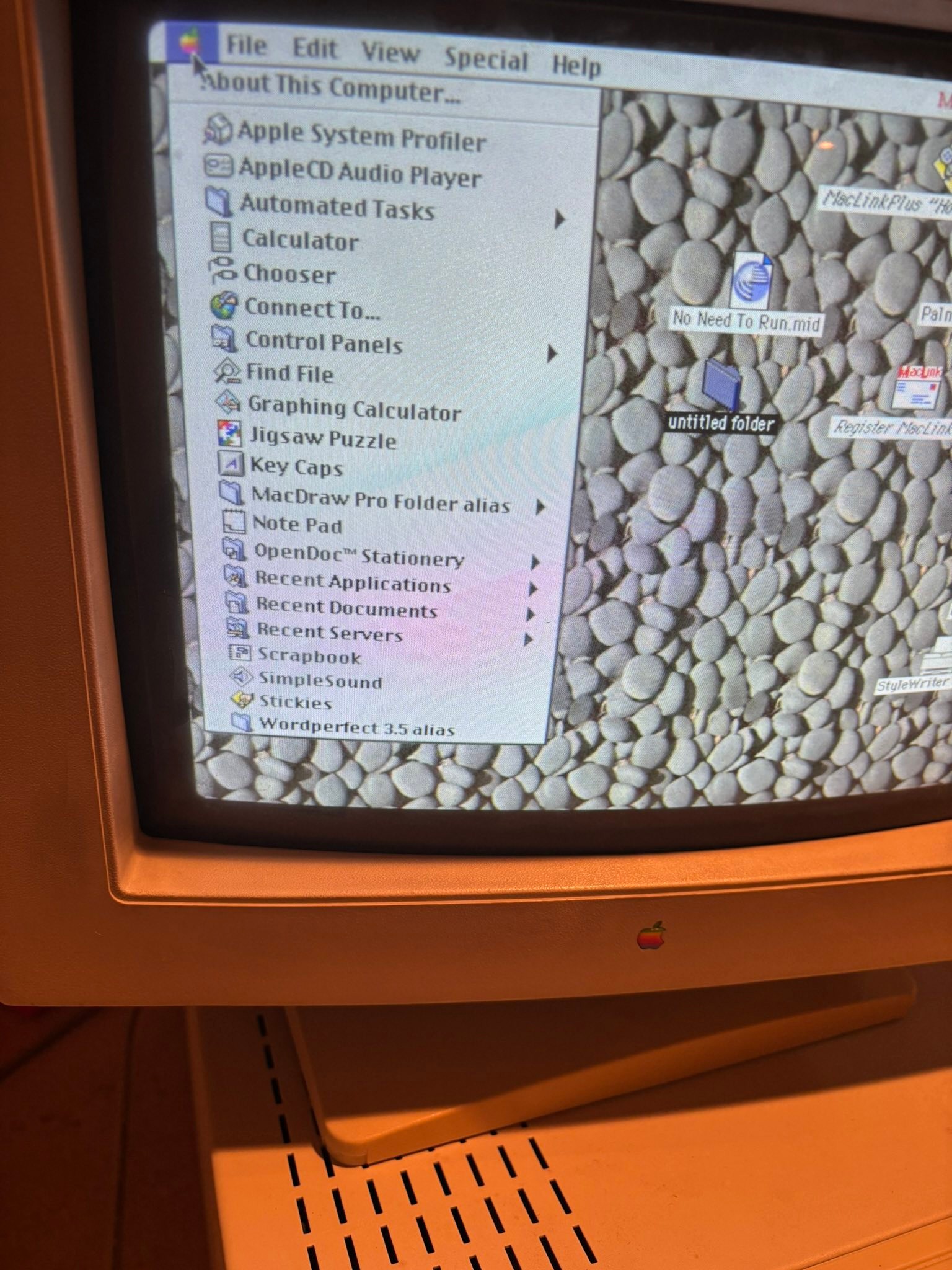 Vintage Apple Quadra 650 computer found