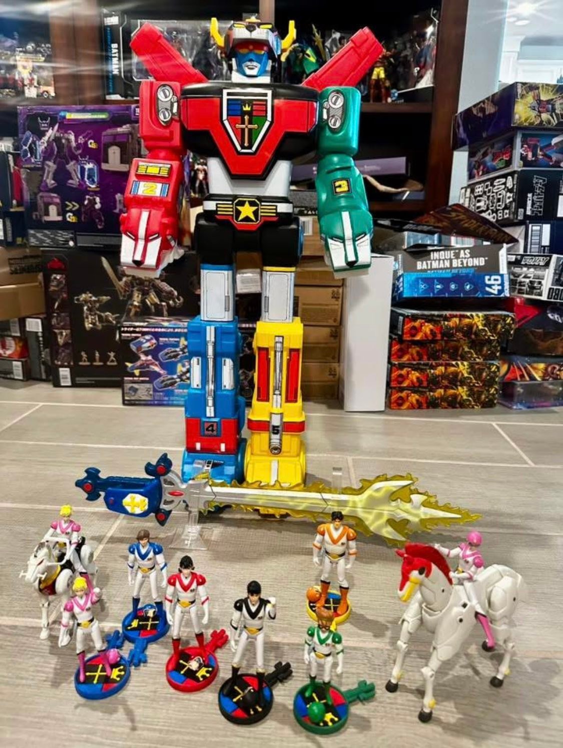 1984 Jumbo Ljn Voltron with repo decals and accessories