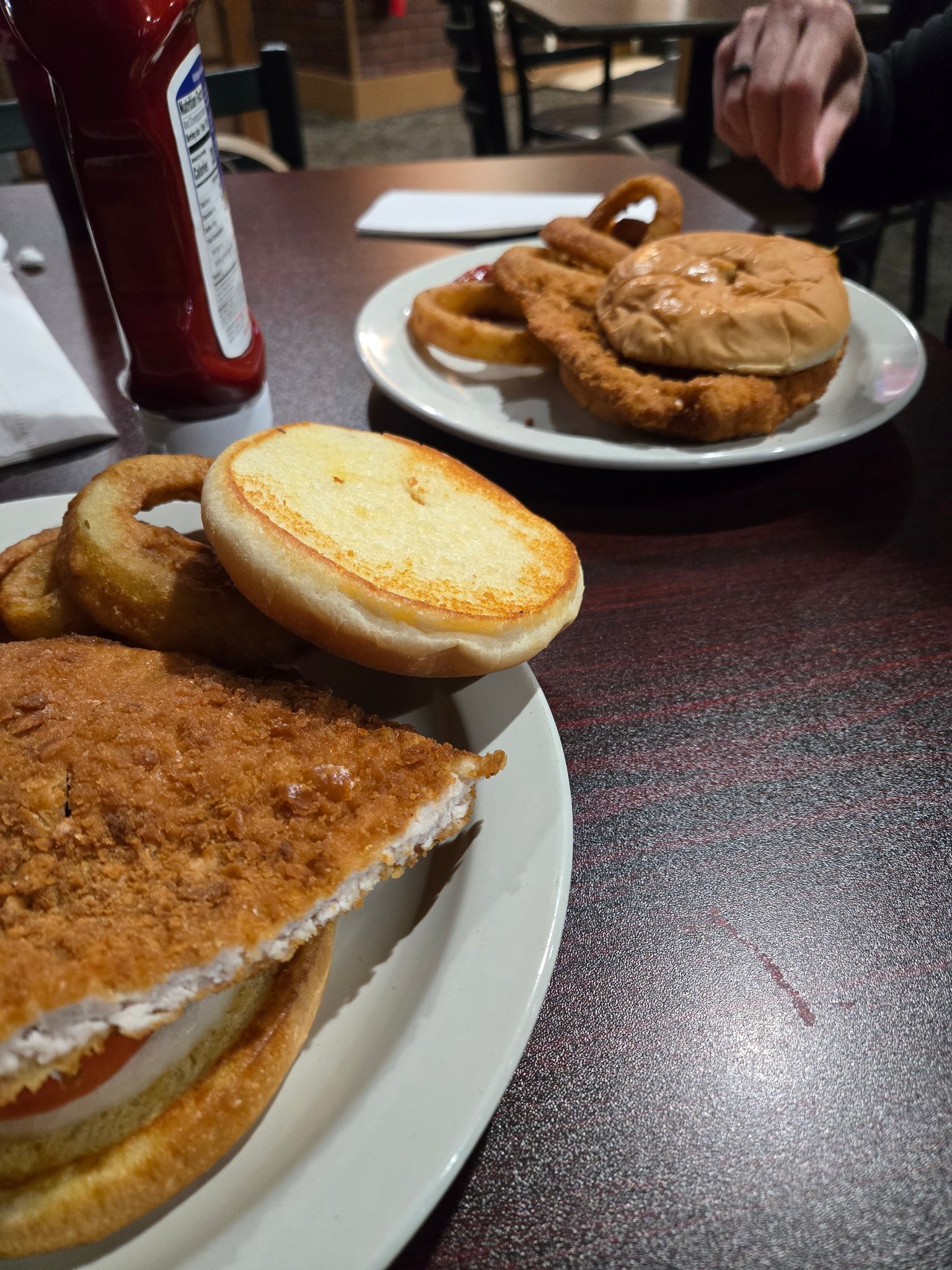 American Tin Plate restaurant in Elwood, Indiana serves delicious