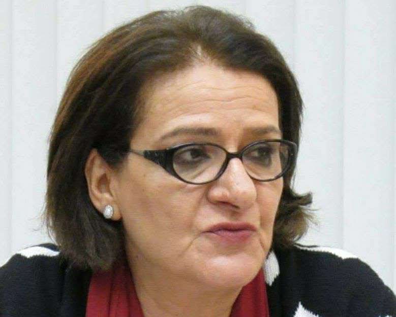 یکی از خوانندگان به من پیام داده:... - Moniro Ravanipour | Facebook