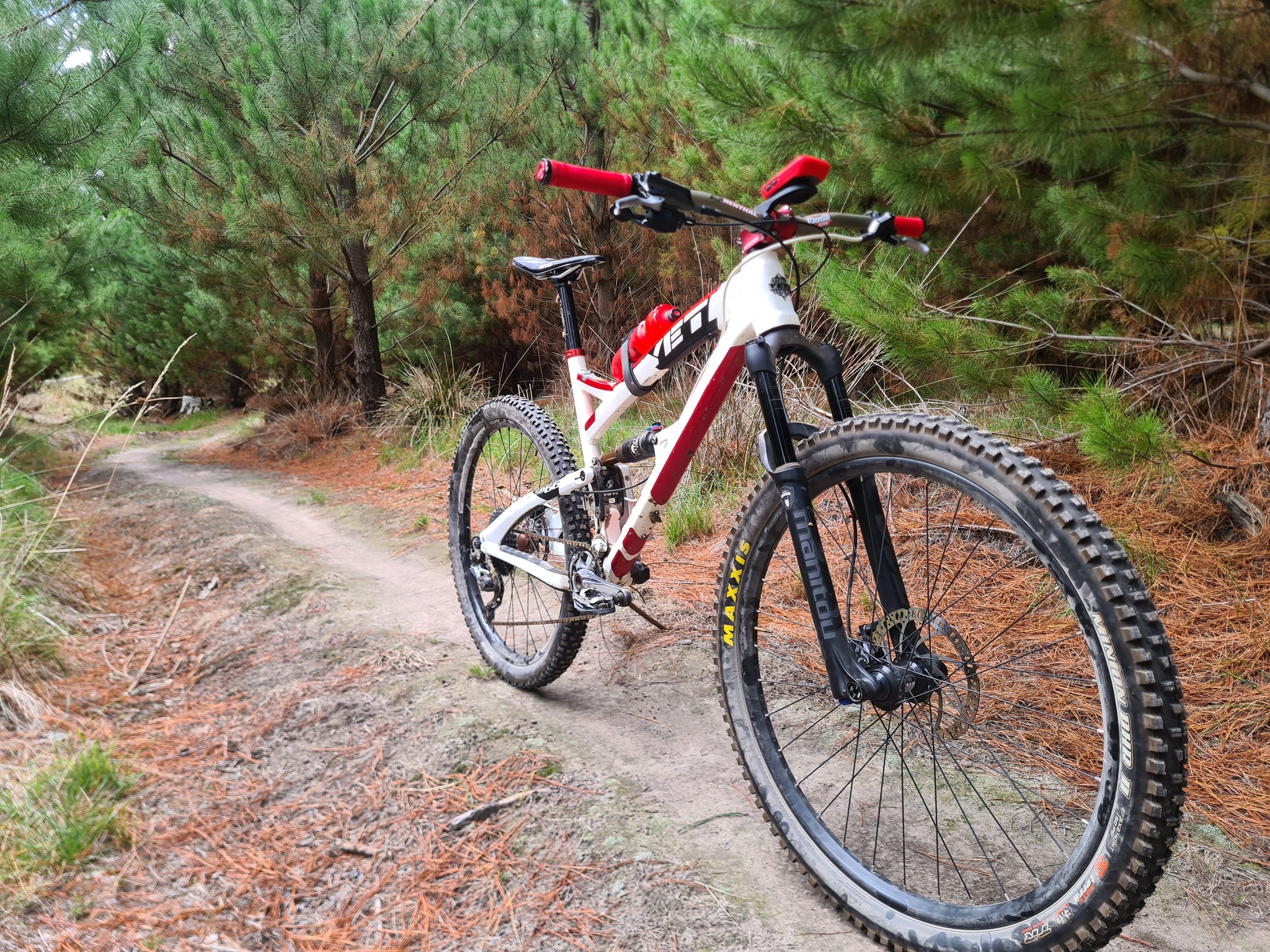 Yeti sb66 mullet bike still gets ridden