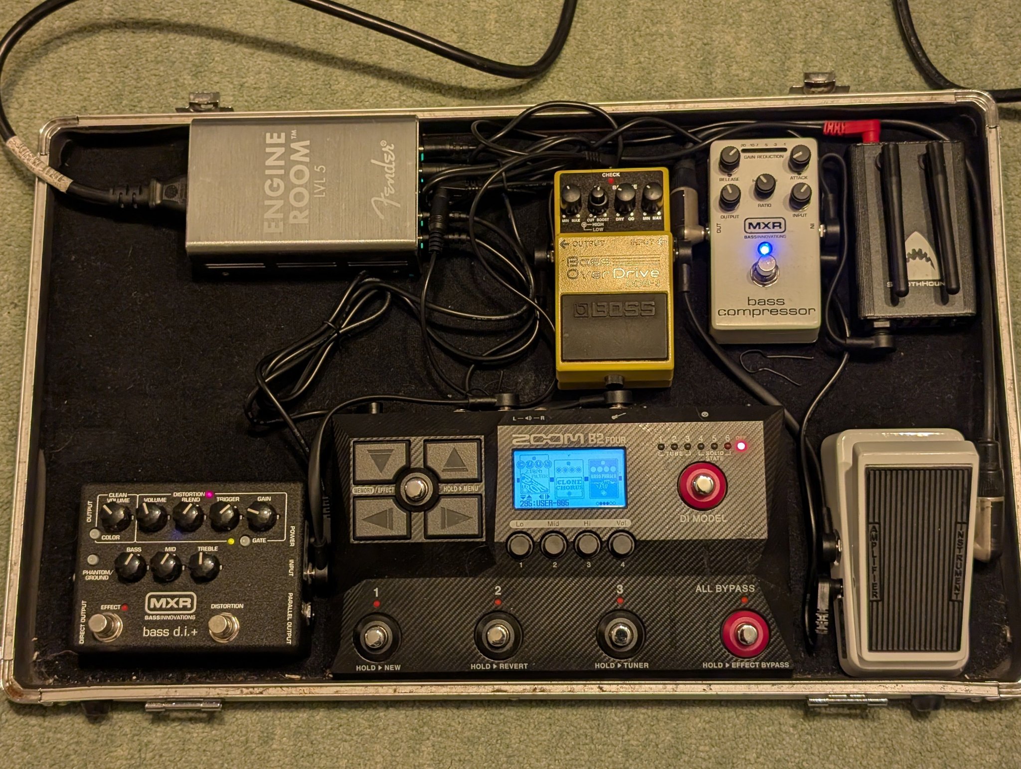 Dunlop Bass Crybaby Mini pedal added to board