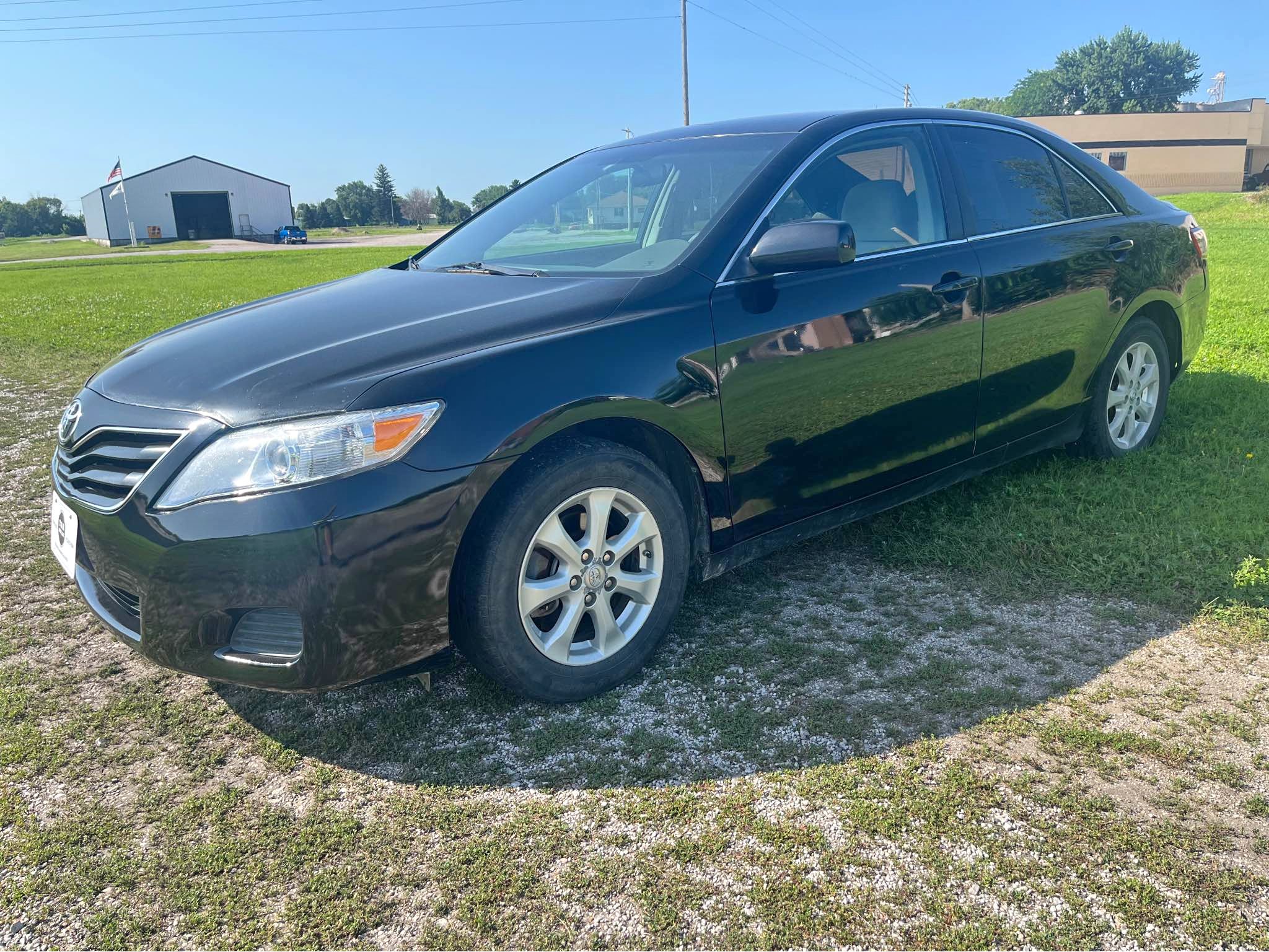 2011 Toyota Camry · XLE Sedan 4D