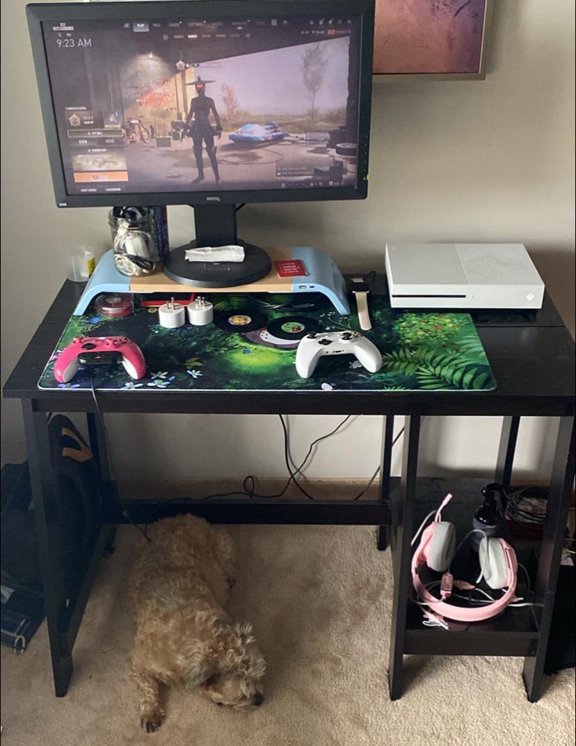 Xbox One S - $220 2 controllers Very very neat pre owned