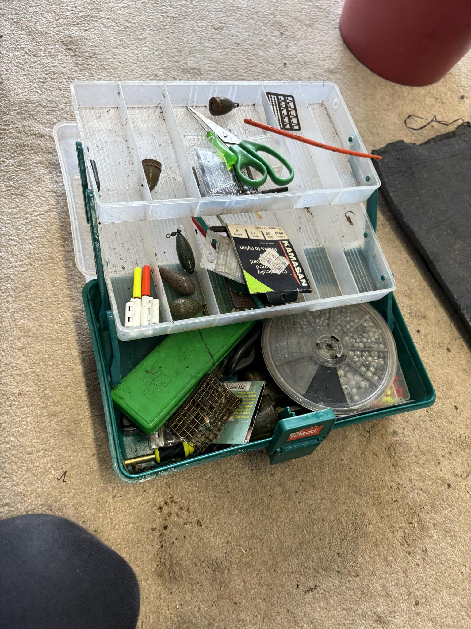 filled my tackle box MATEIN Rolling with Cooler, Large Fishing Bag with Wheels Rolling Tackle Box helps transport all of your fishing gear while keeping it organized. I ordered this pocket sized